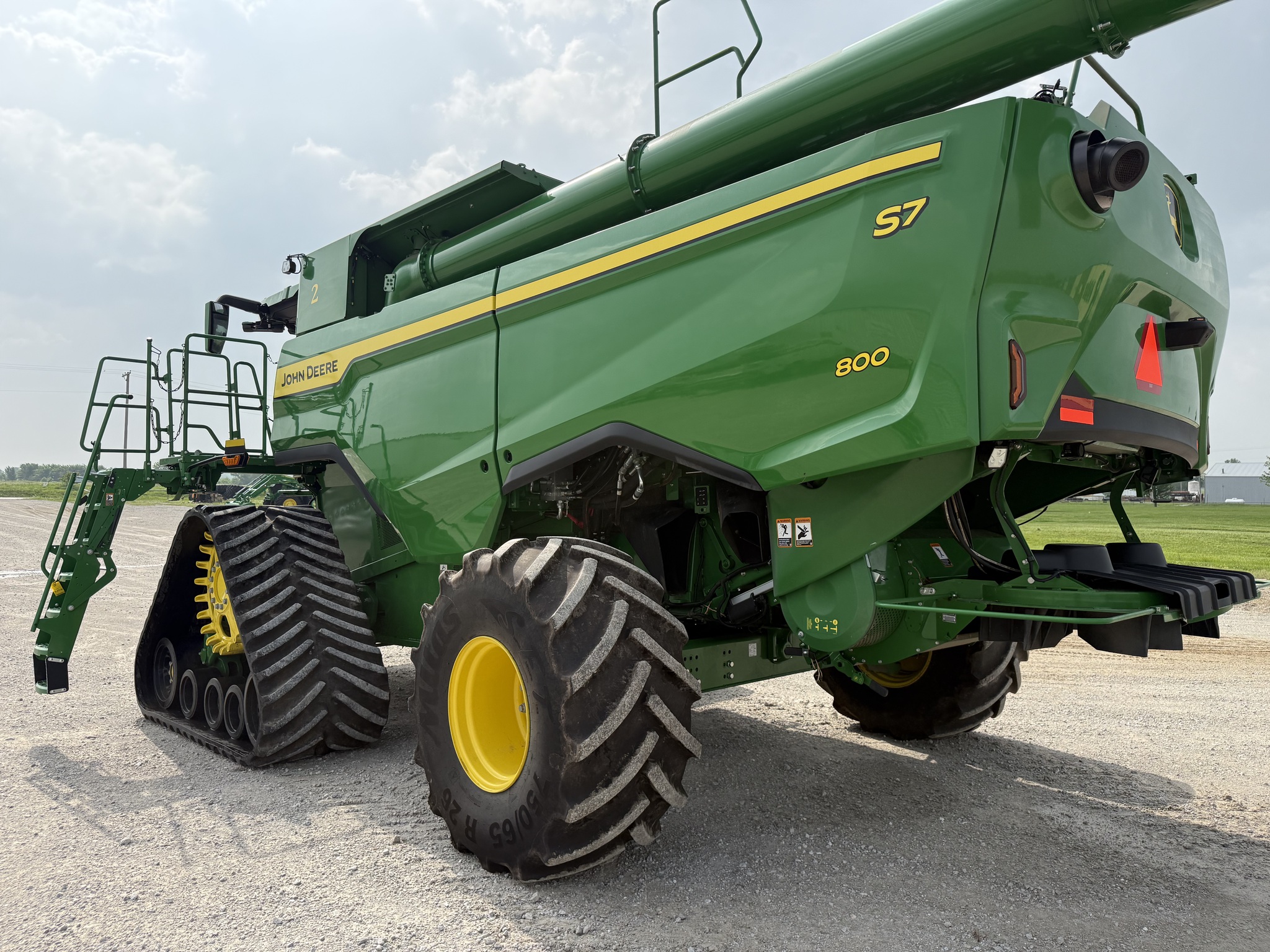  2025 John Deere S7 800 at Heritage Tractor in Nevada, MO
