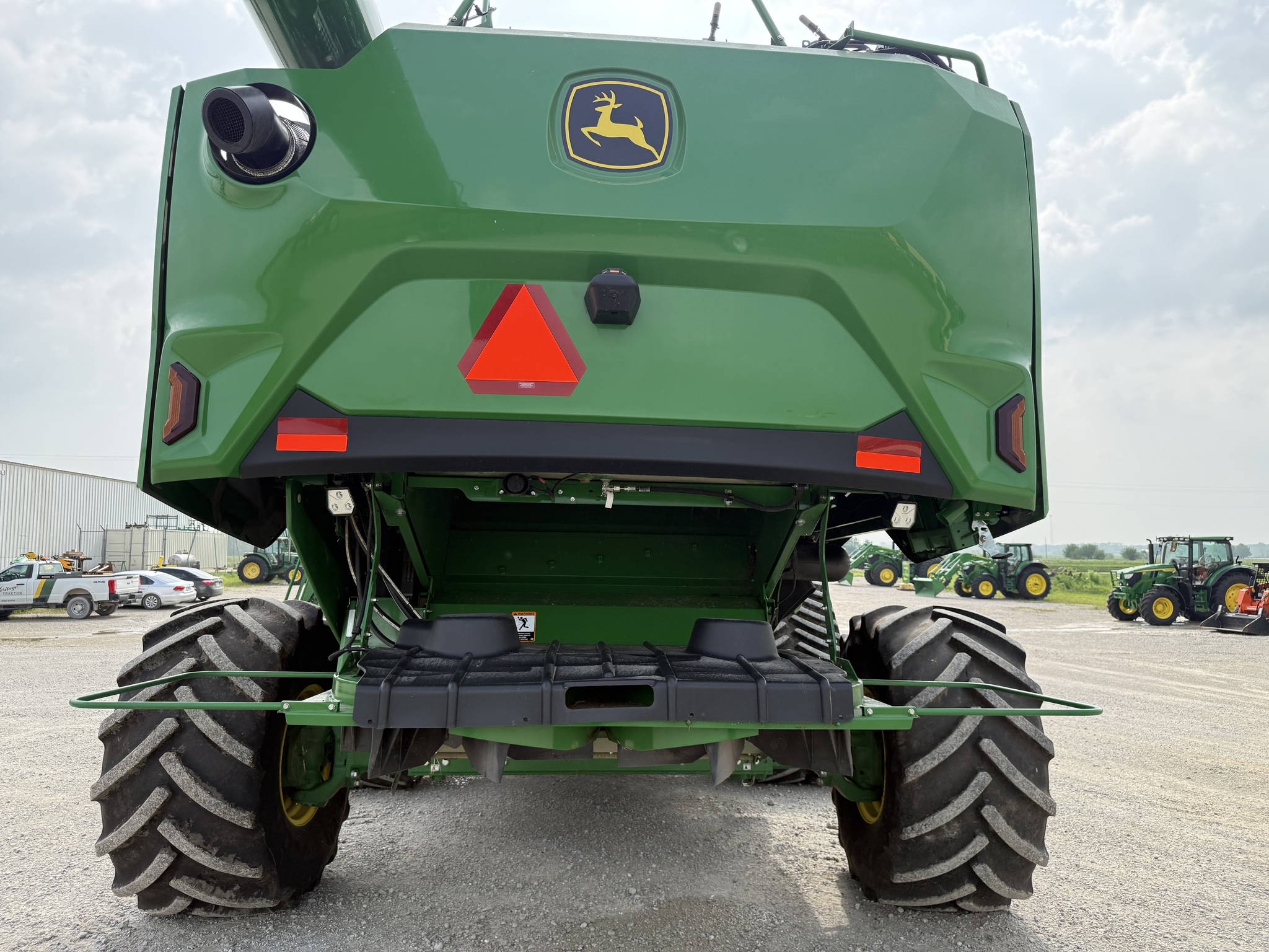  2025 John Deere S7 800 at Heritage Tractor in Nevada, MO