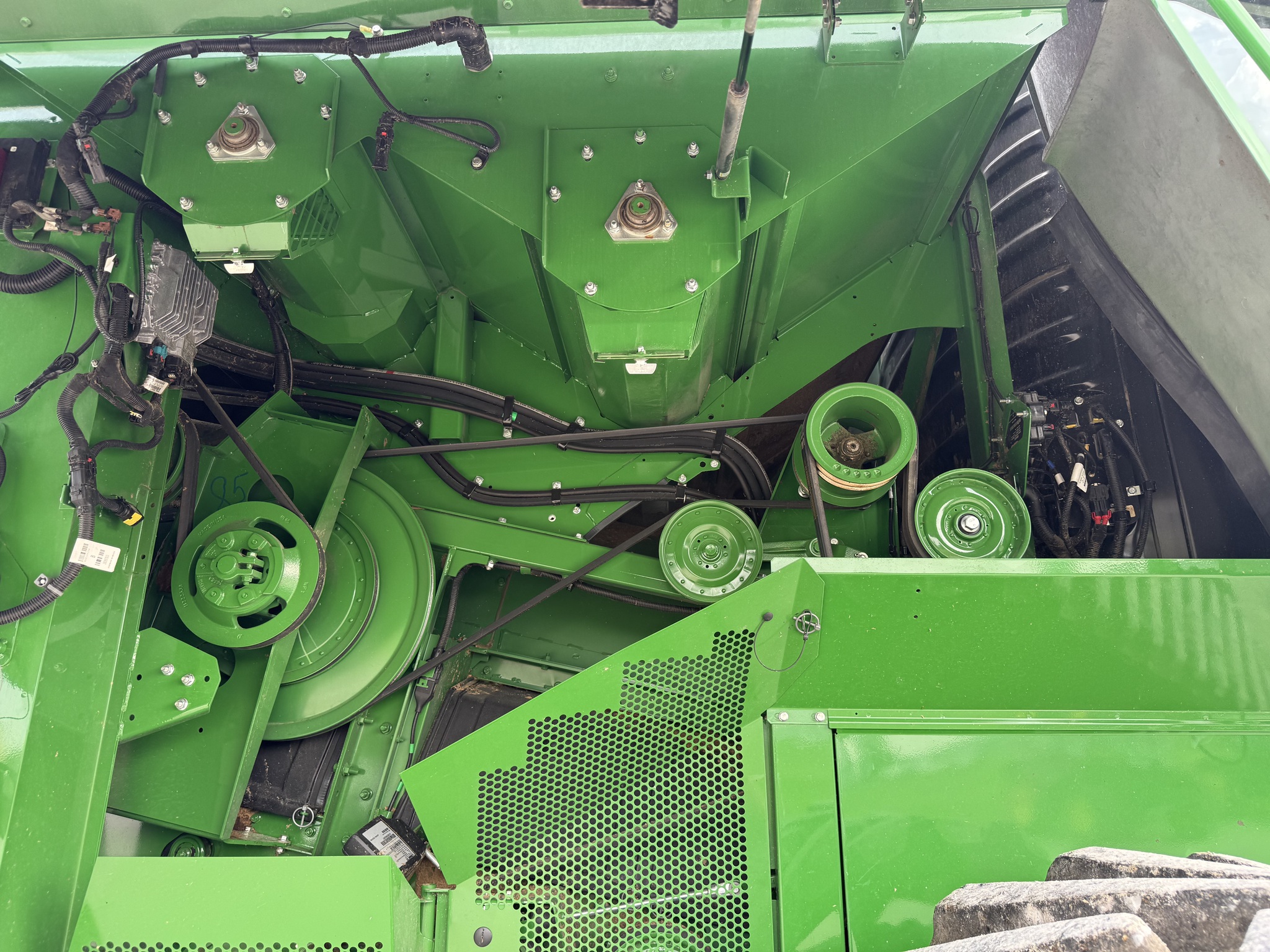  2025 John Deere S7 800 at Heritage Tractor in Nevada, MO