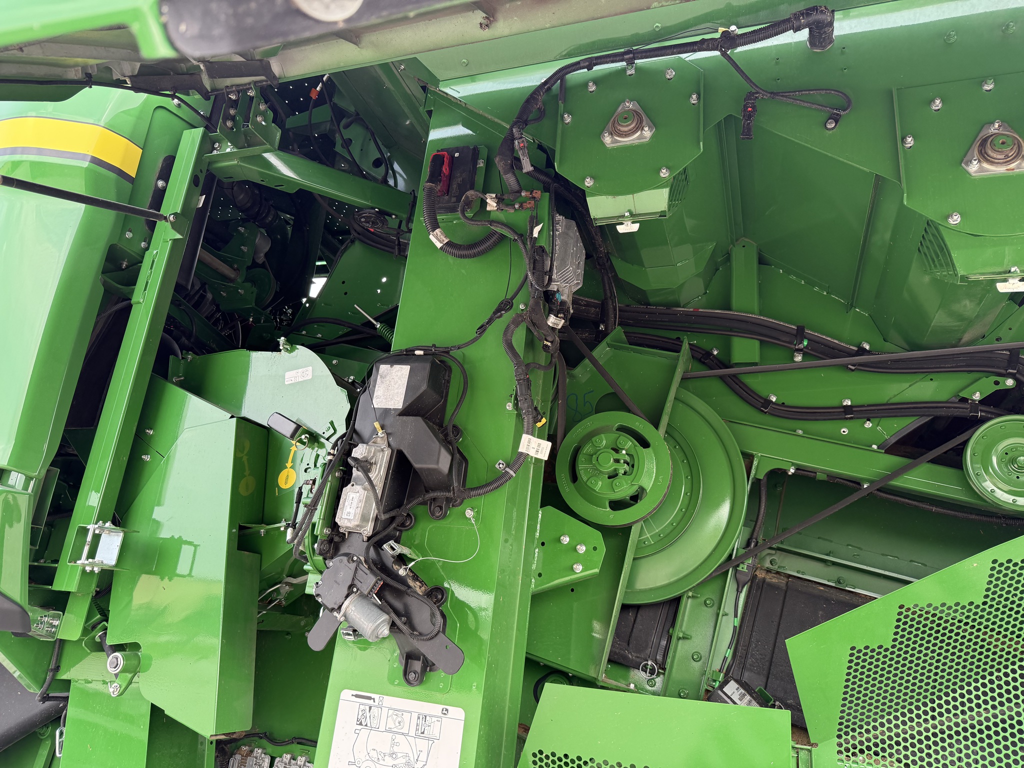  2025 John Deere S7 800 at Heritage Tractor in Nevada, MO