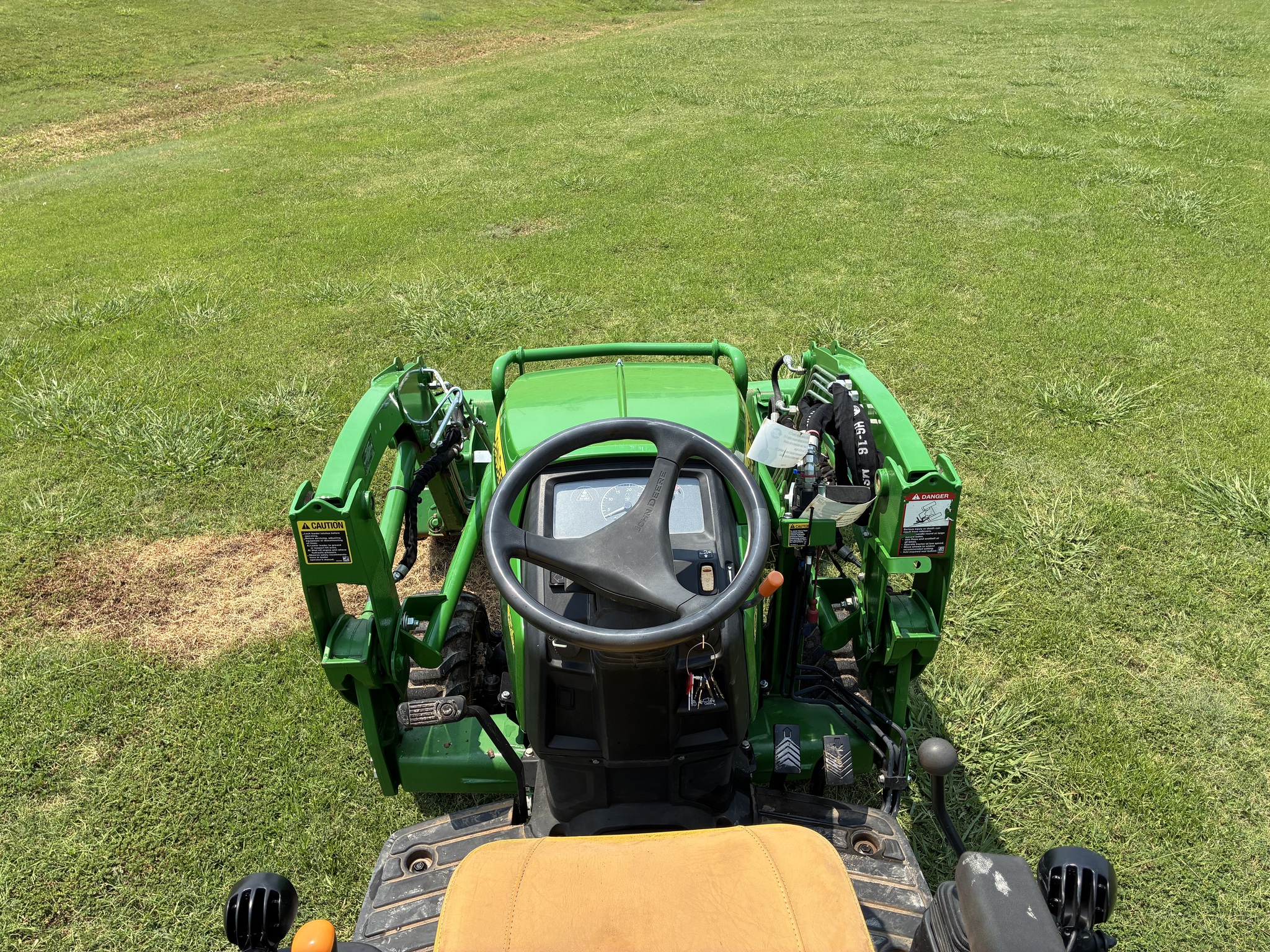 2023 John Deere 1025R Image 9