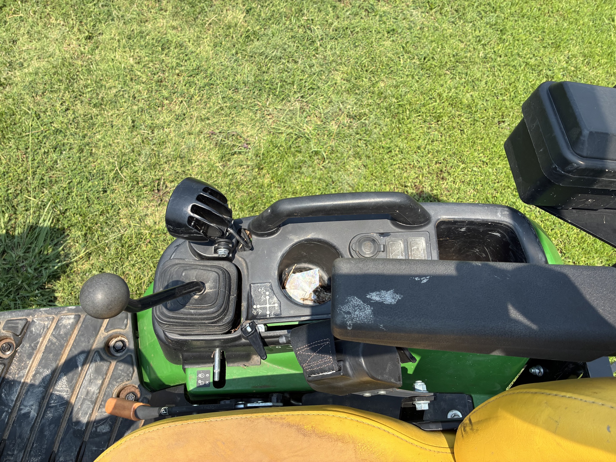 2023 John Deere 1025R Image 12