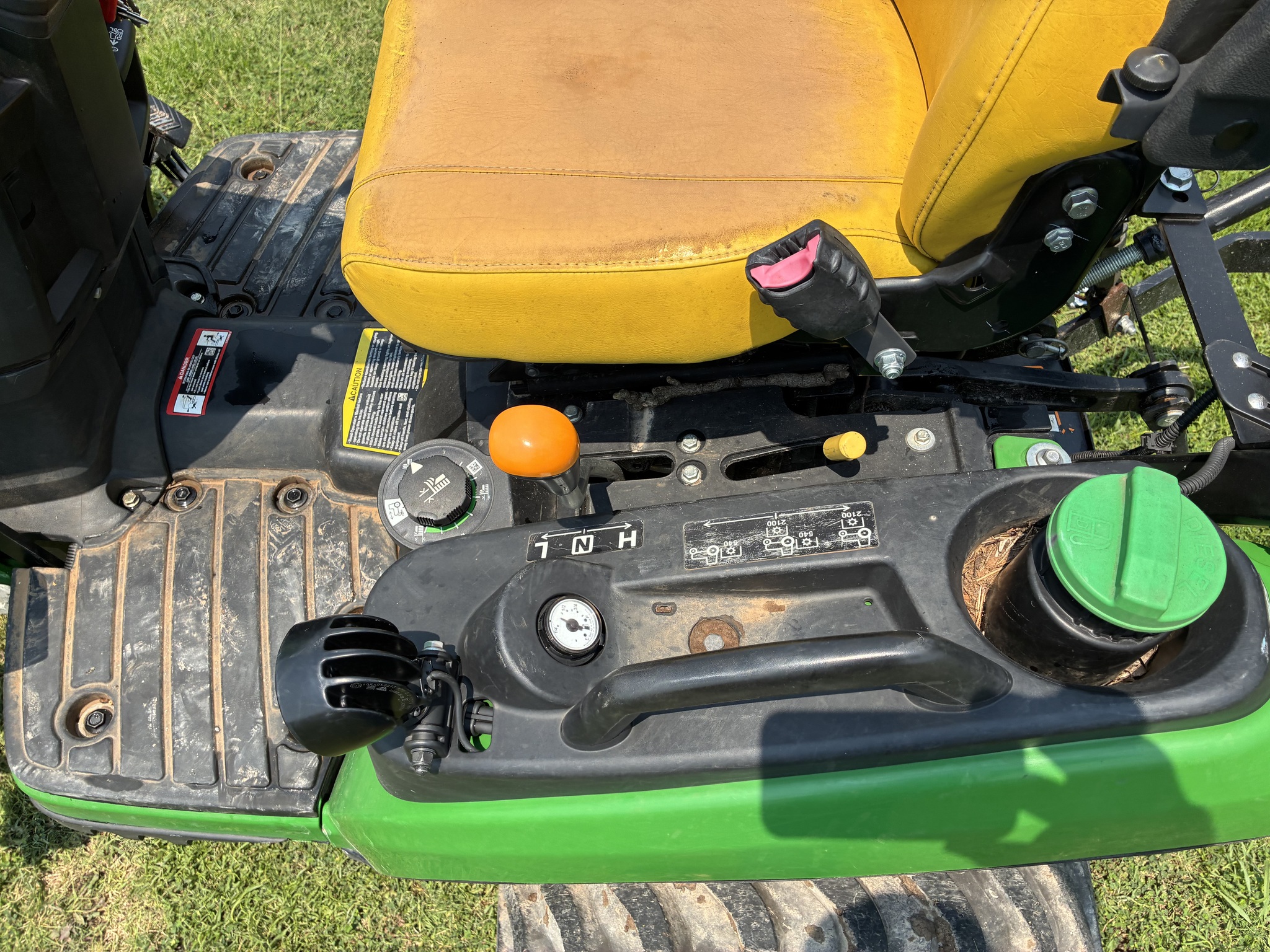 2023 John Deere 1025R Image 10
