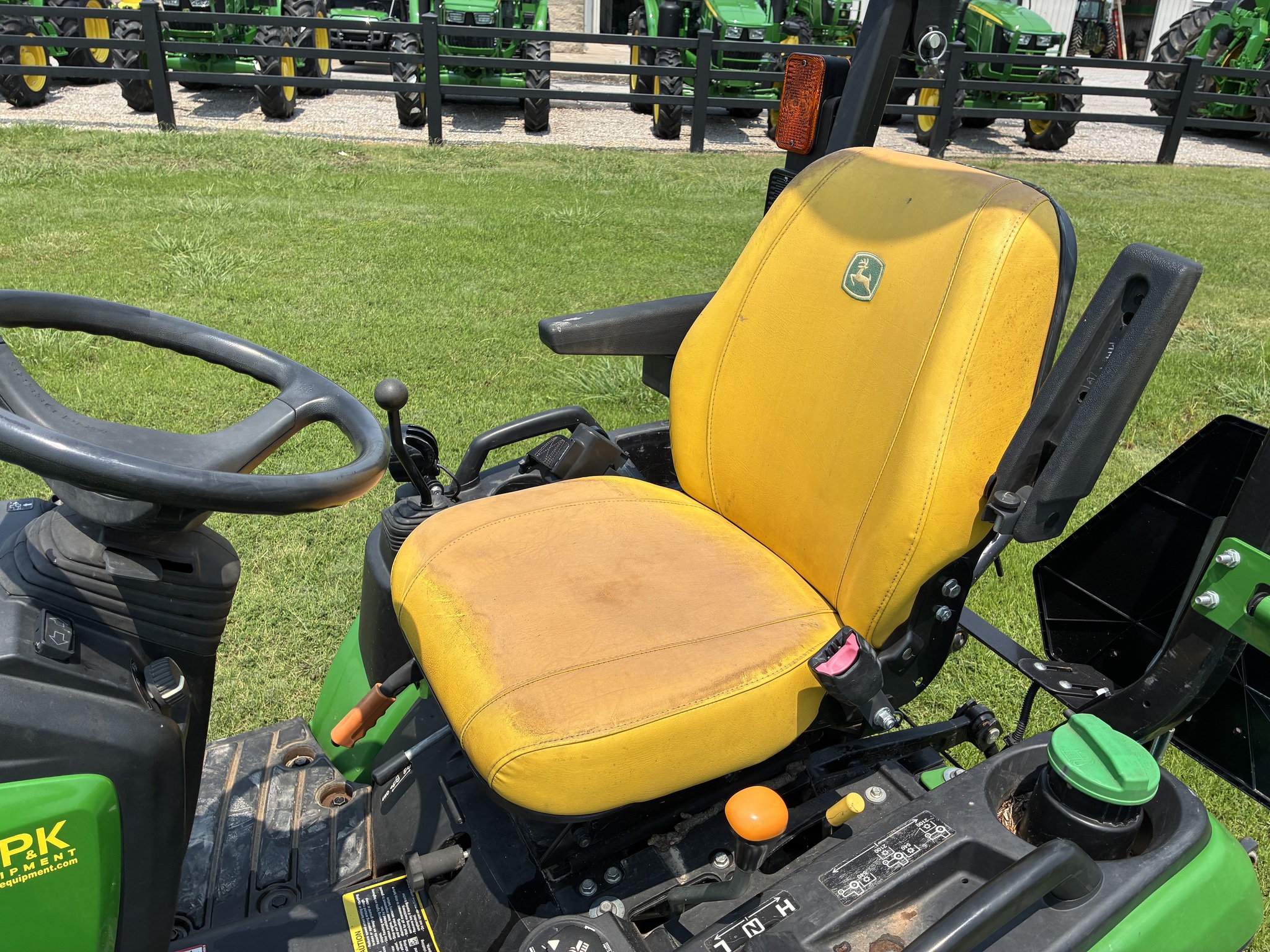 2023 John Deere 1025R Image 11