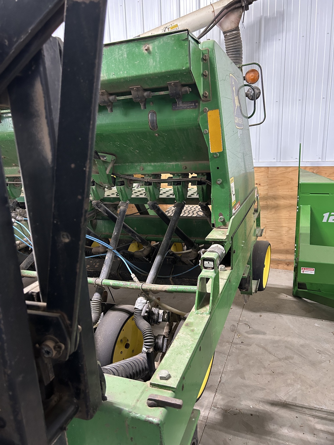 1993 John Deere 750 Image 4