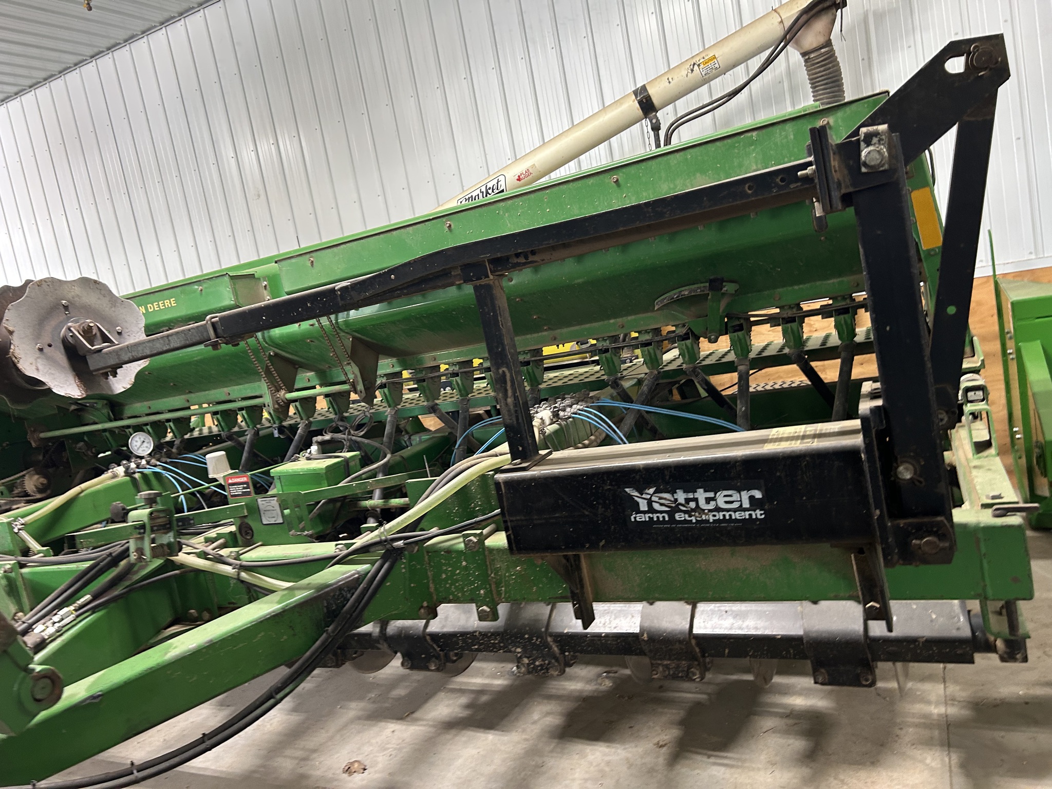 1993 John Deere 750 Image 1