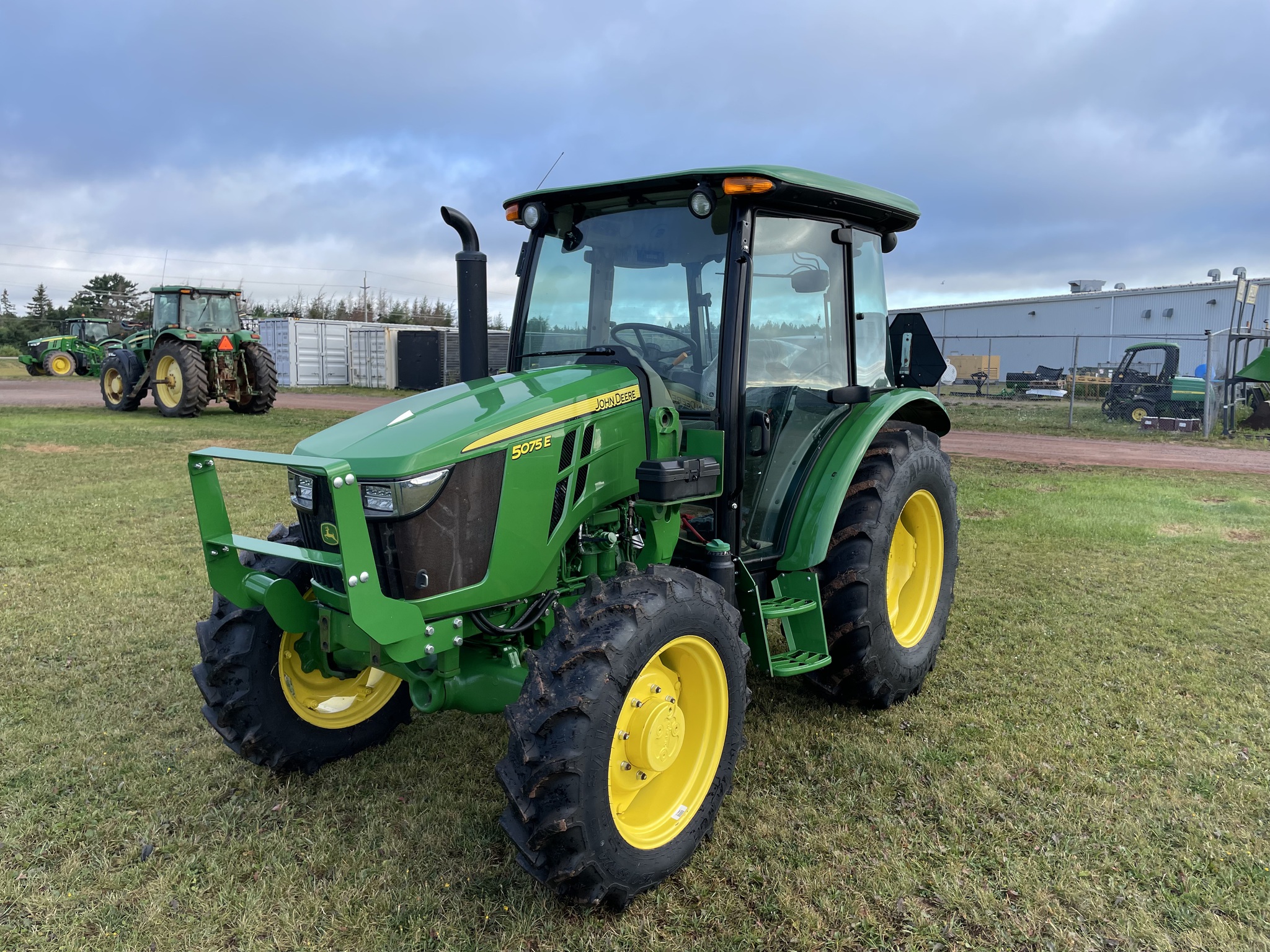 2023 John Deere 5075E Image 5
