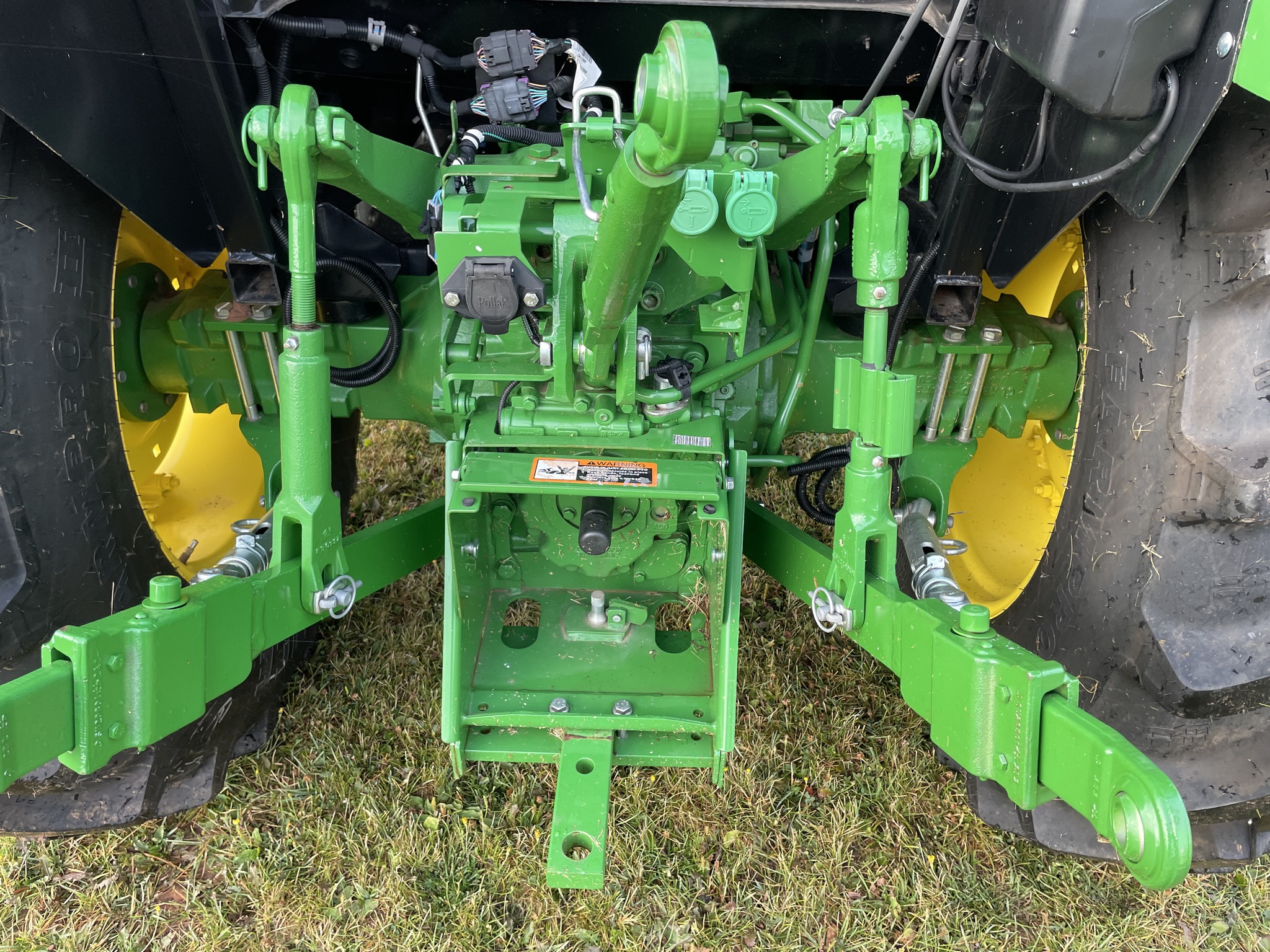 2023 John Deere 5075E Image 12