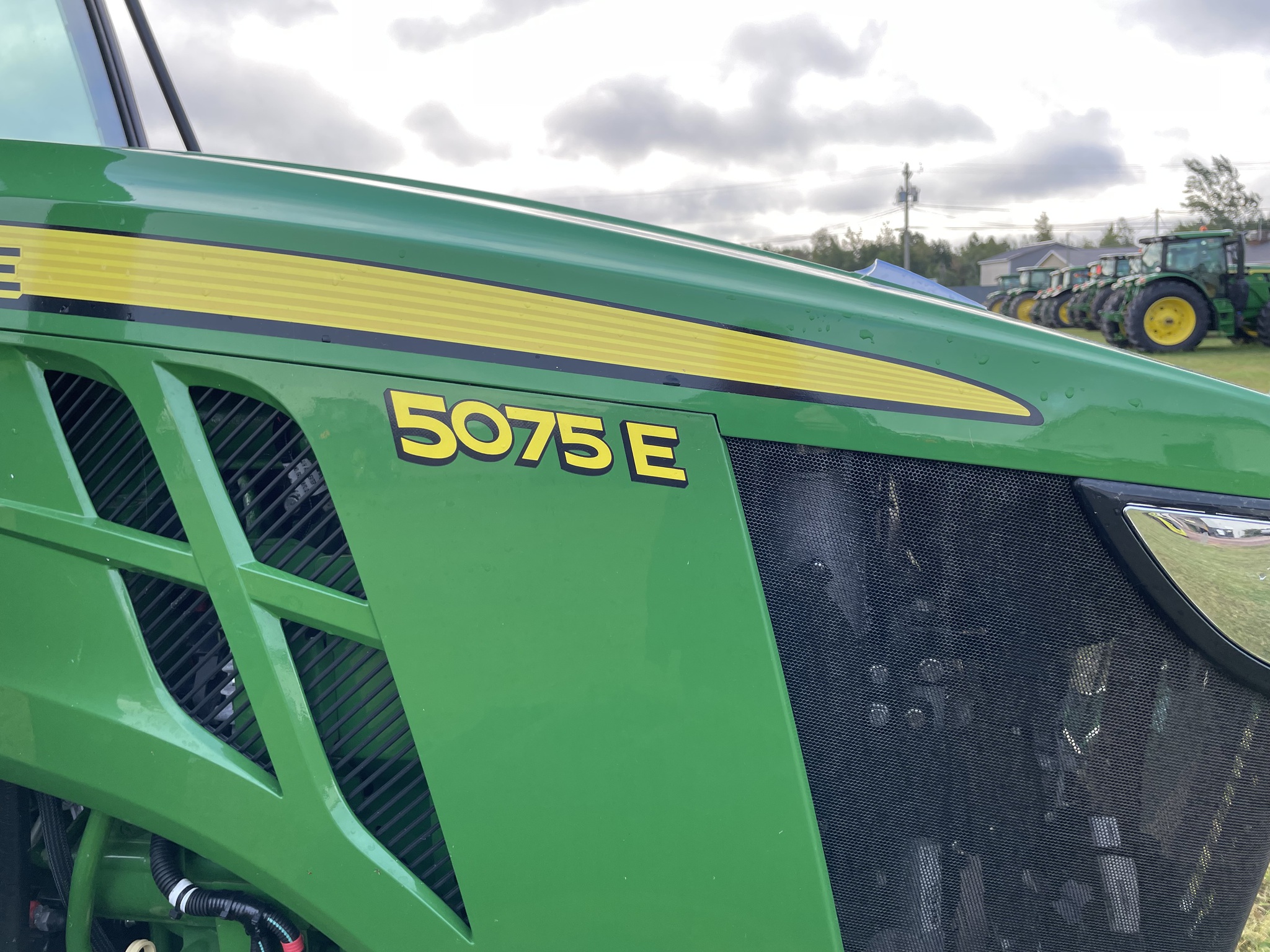 2023 John Deere 5075E Image 9