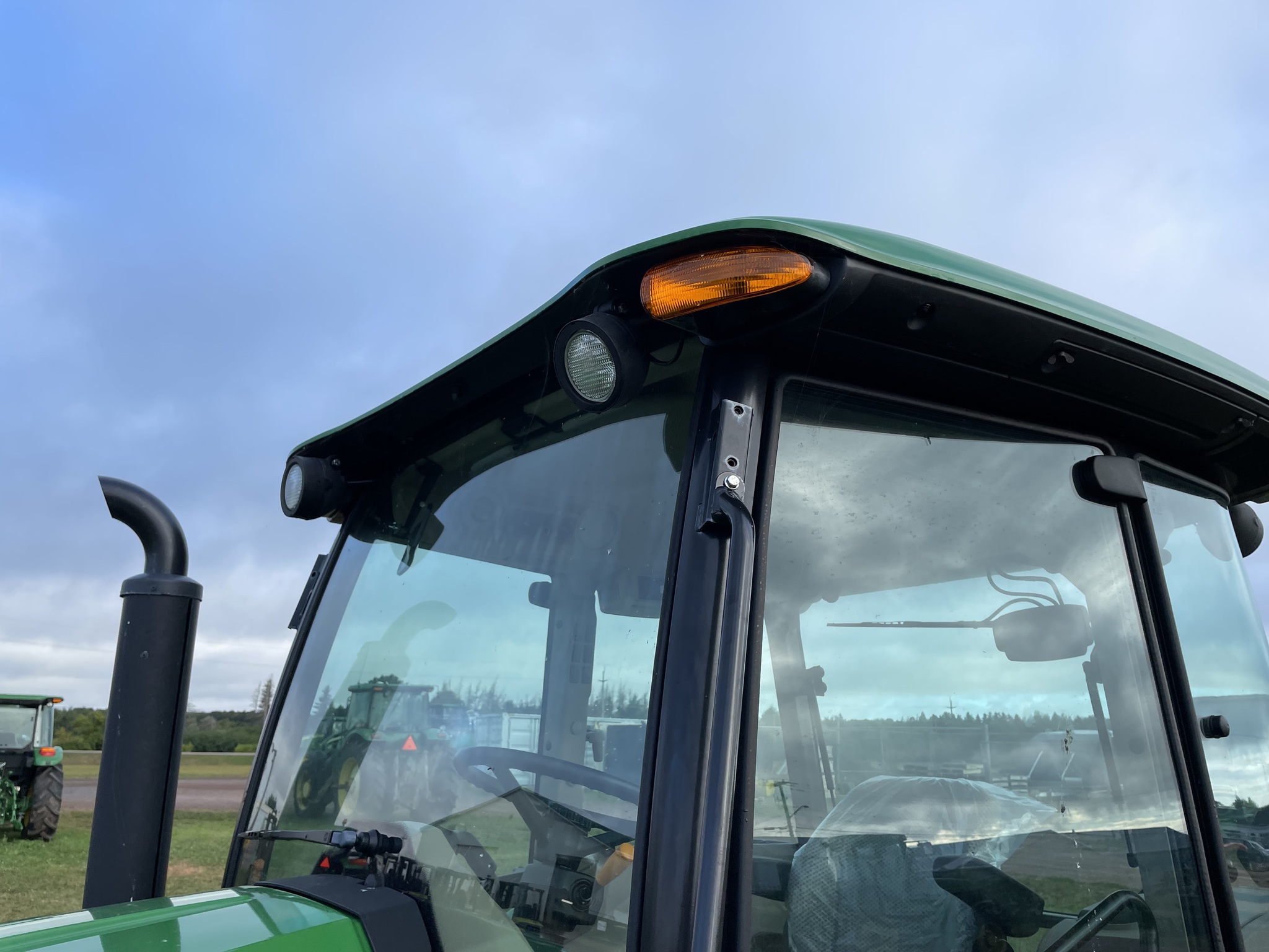 2023 John Deere 5075E Image 8