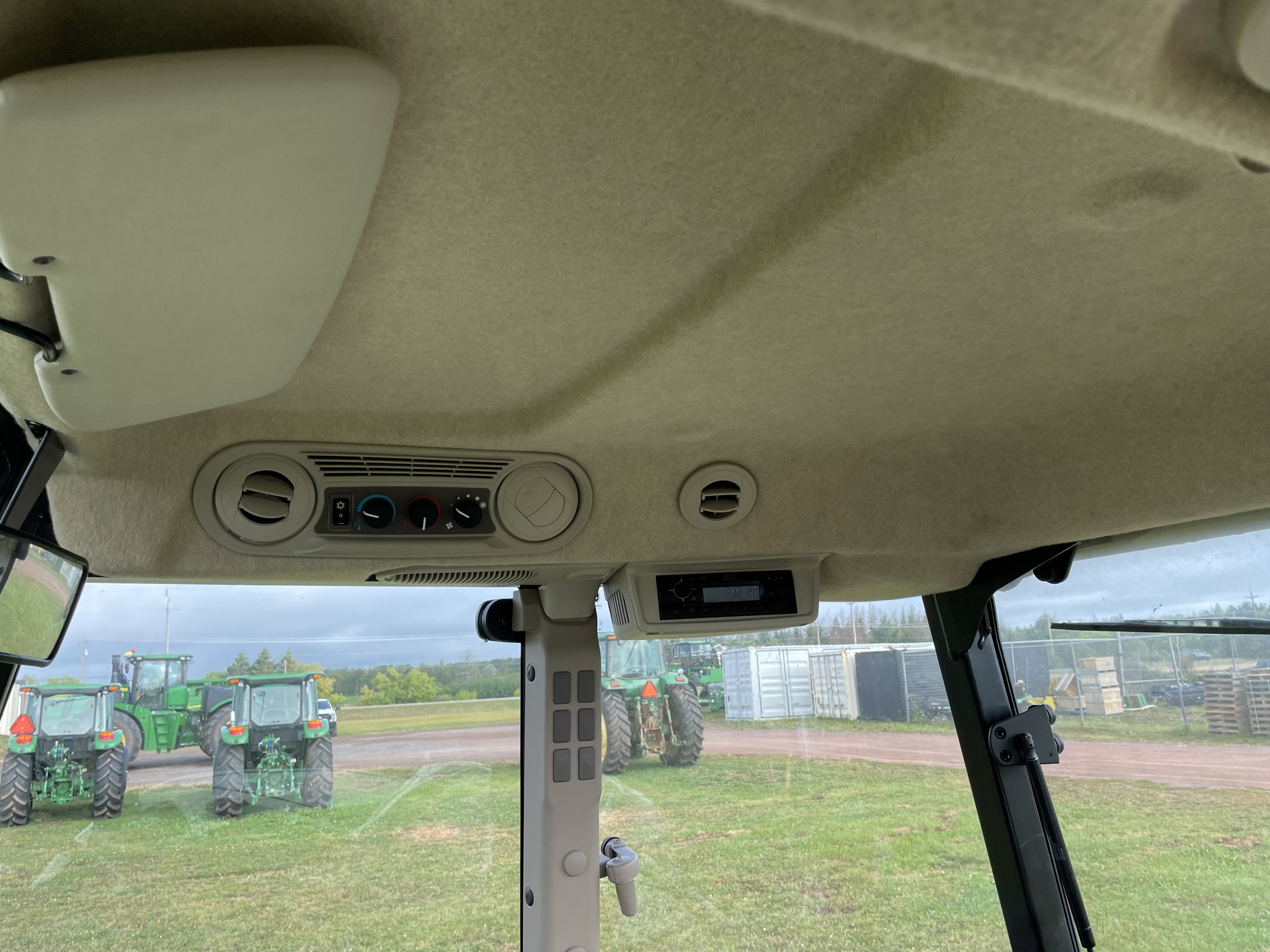 2023 John Deere 5075E Image 17