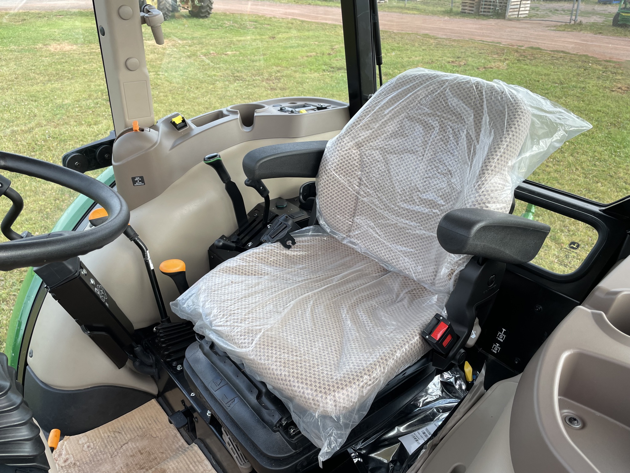 2023 John Deere 5075E Image 14