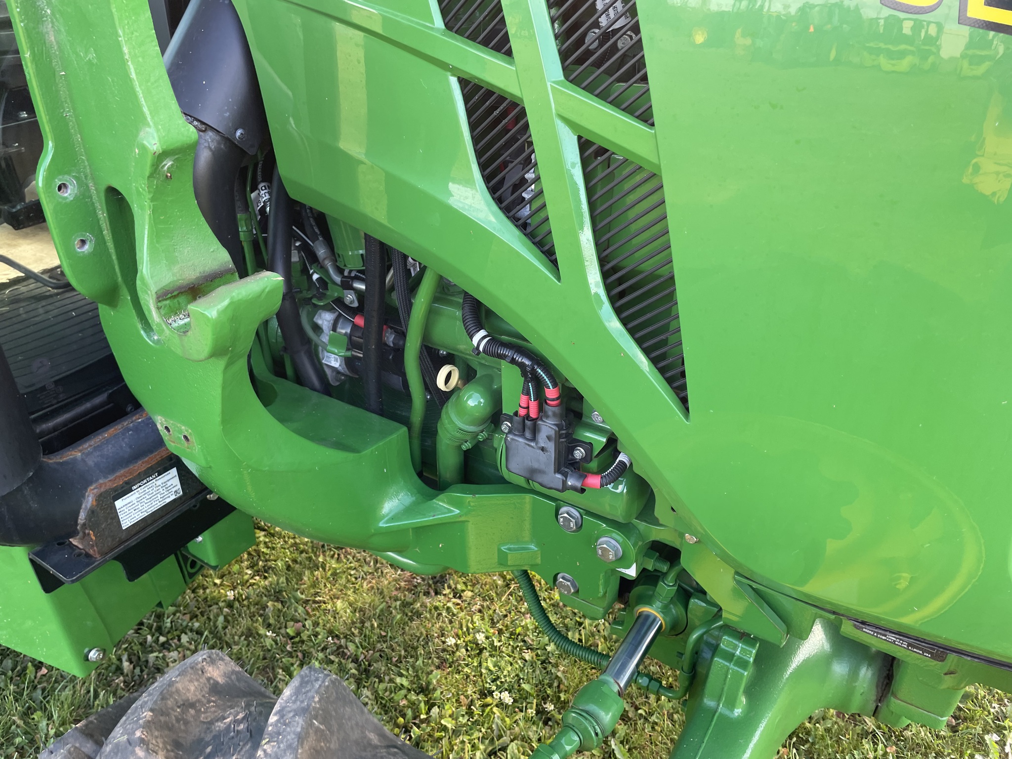 2023 John Deere 5075E Image 10