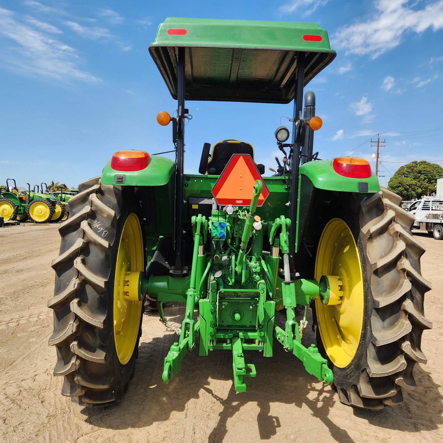 2021 John Deere 6120M Image 4