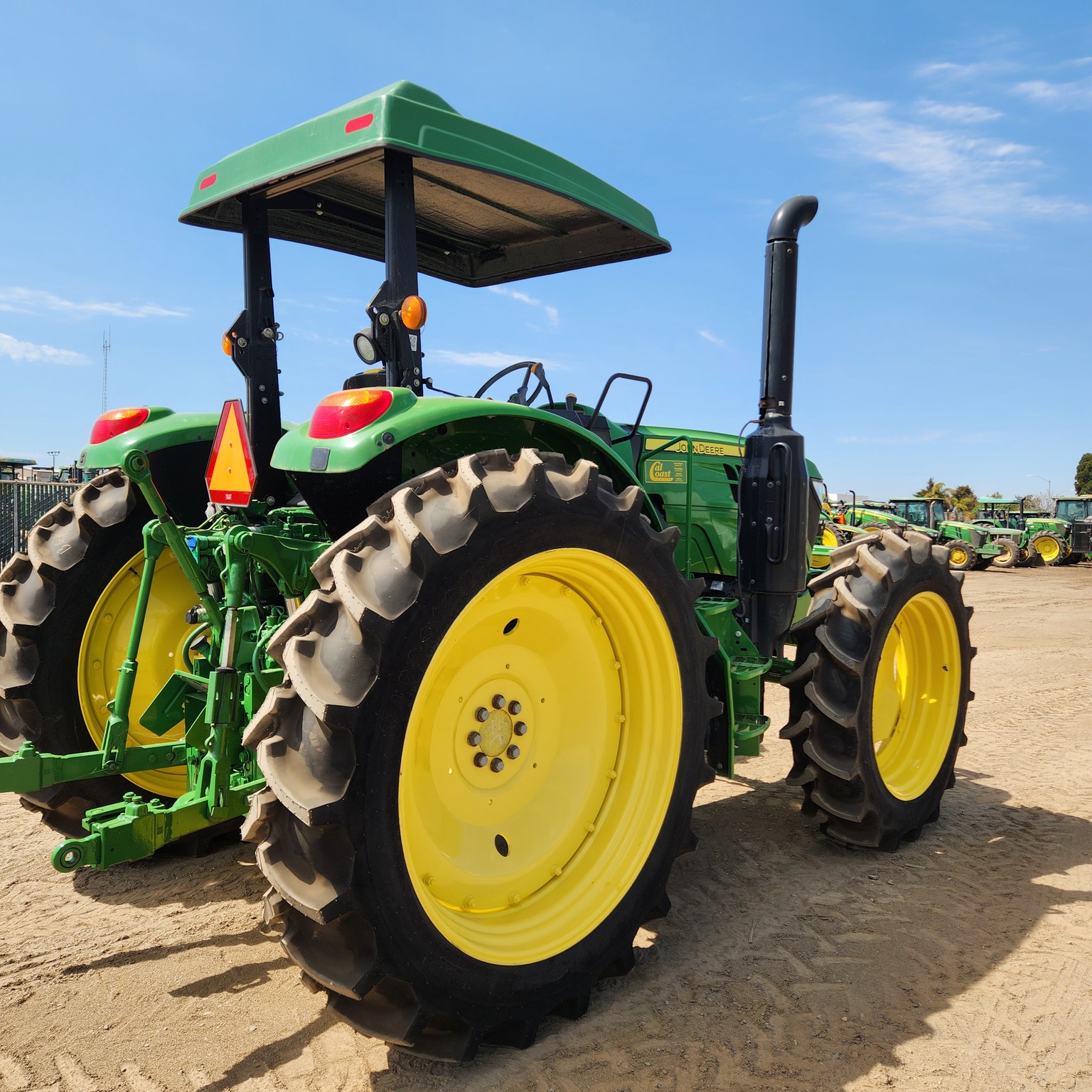2021 John Deere 6120M Image 5