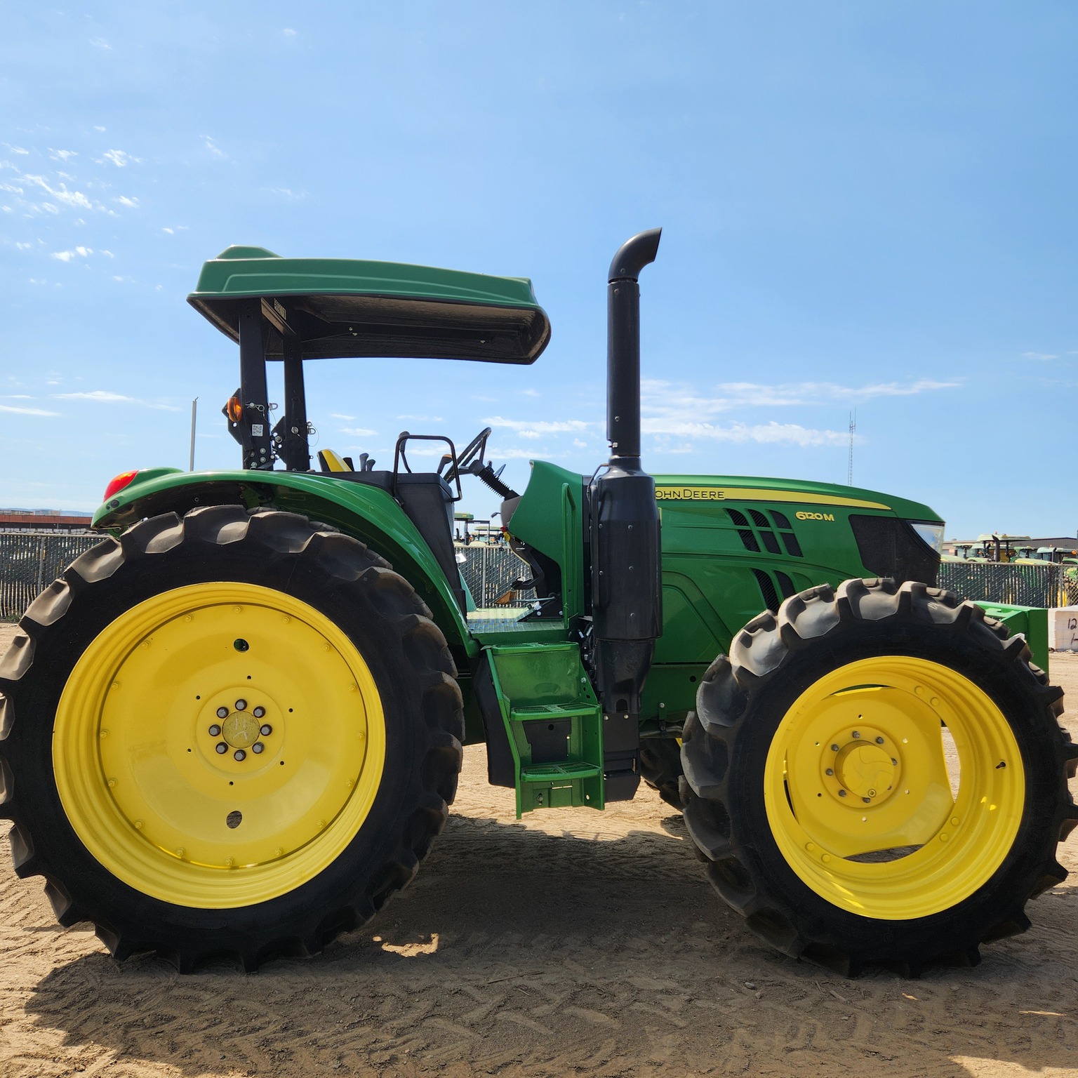 2021 John Deere 6120M Image 6