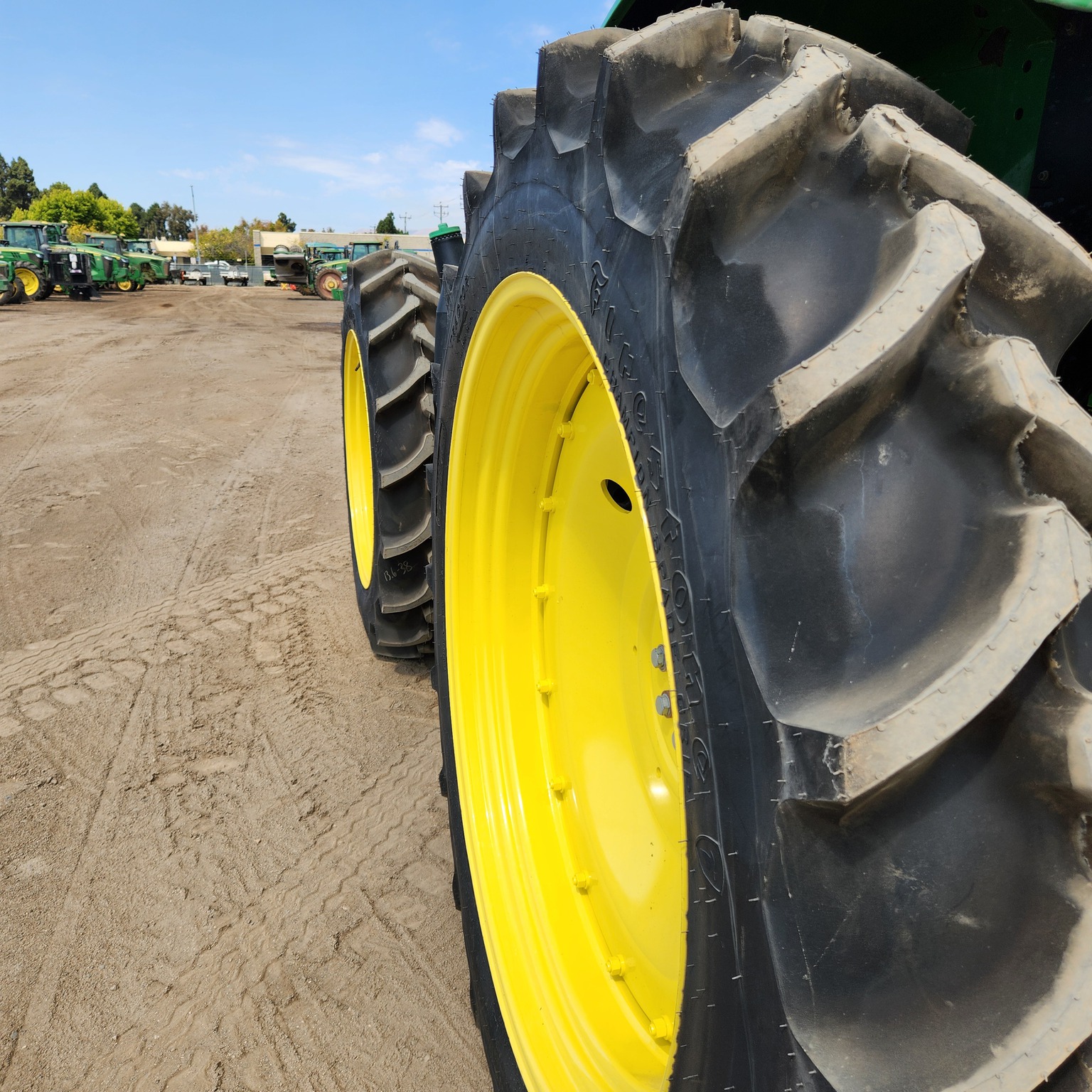 2021 John Deere 6120M Image 9