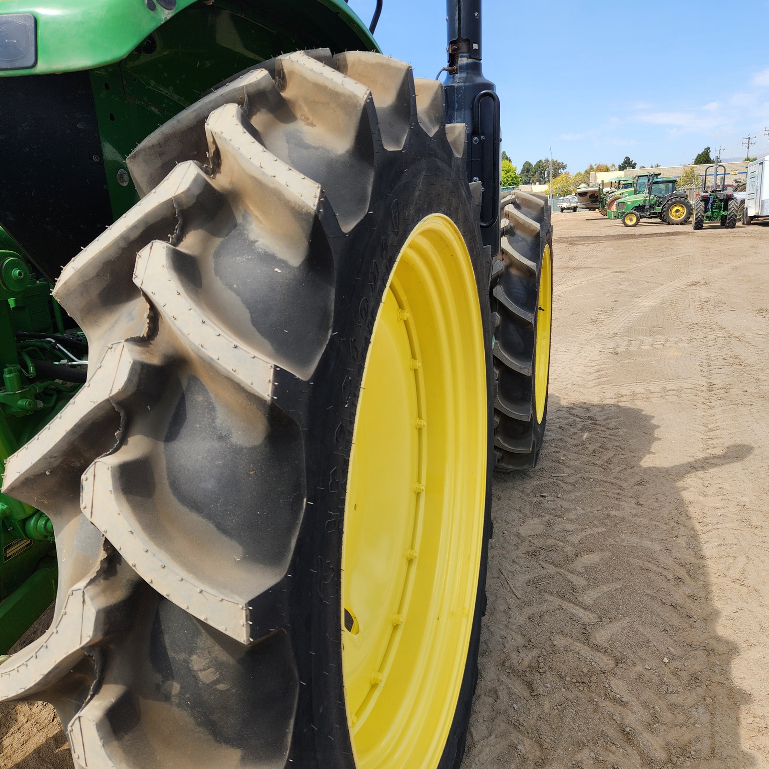 2021 John Deere 6120M Image 10