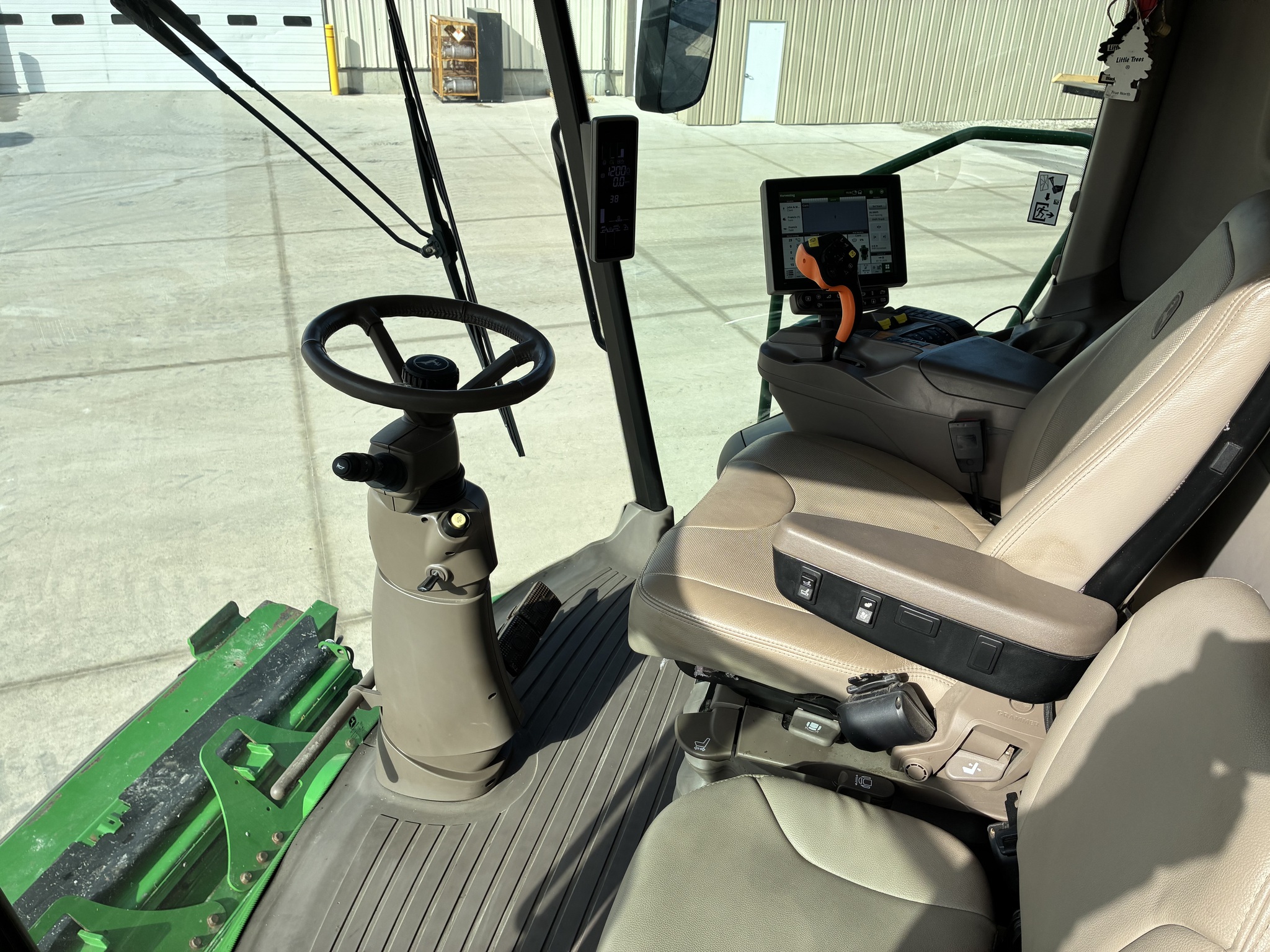 2022 John Deere S790 Image 9