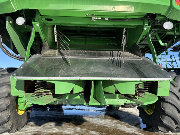Used 2019 John Deere S780 Combines at Horizon Ag & Turf in Lloydminster, AB - Photo7