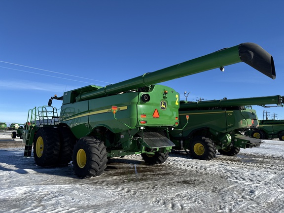 Used 2019 John Deere S780 Combines at Horizon Ag & Turf in Lloydminster, AB - Photo5