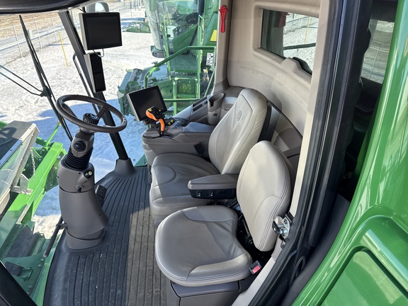Used 2019 John Deere S780 Combines at Horizon Ag & Turf in Lloydminster, AB - Photo15