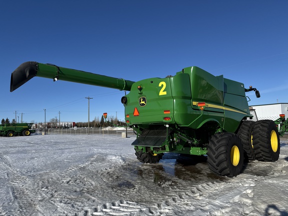 Used 2019 John Deere S780 Combines at Horizon Ag & Turf in Lloydminster, AB - Photo4