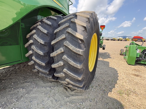 Used 2019 John Deere S780 Combines at Horizon Ag & Turf in Lloydminster, AB - Photo9