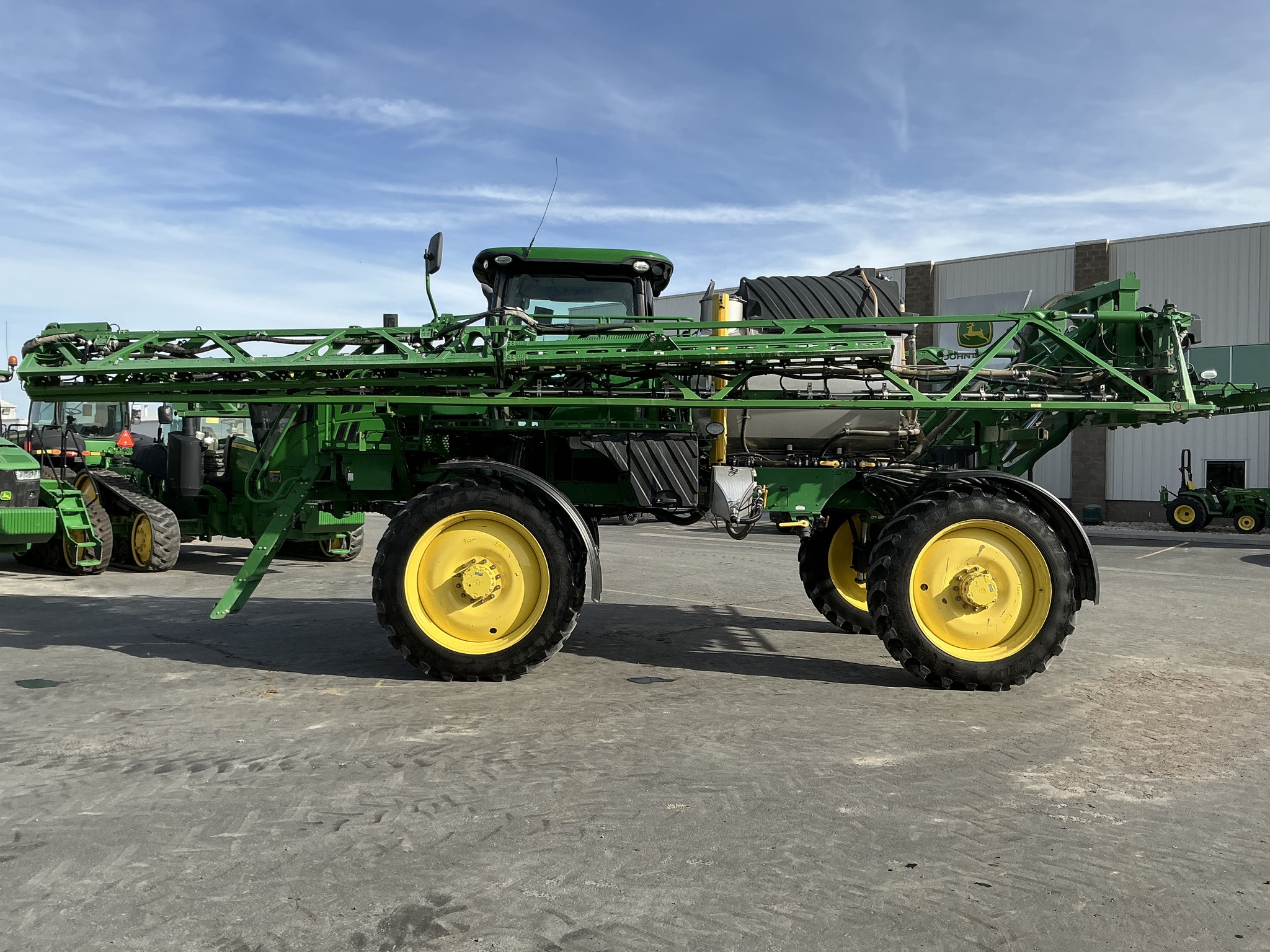2020 John Deere R4044 Image 2