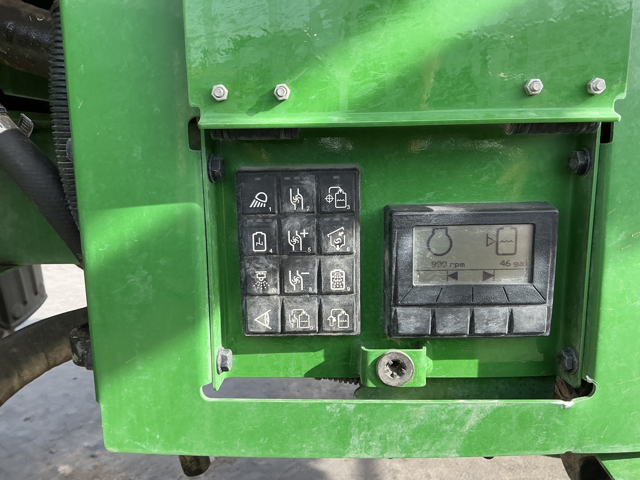 2020 John Deere R4044 Image 9