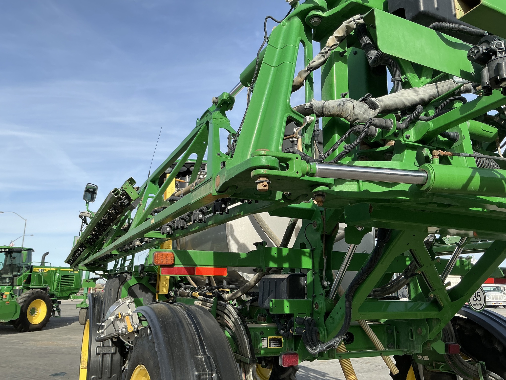 2020 John Deere R4044 Image 16