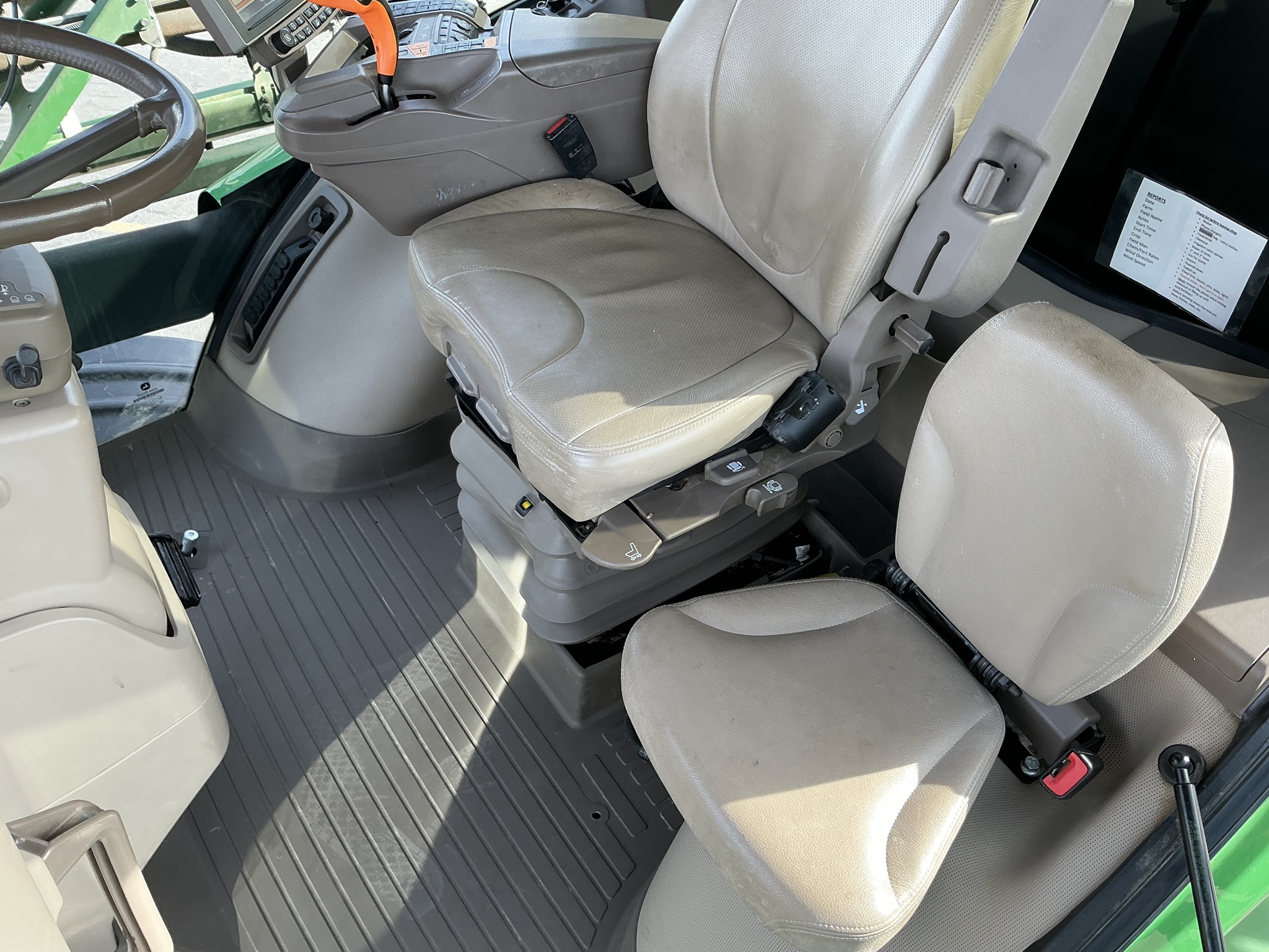 2020 John Deere R4044 Image 30