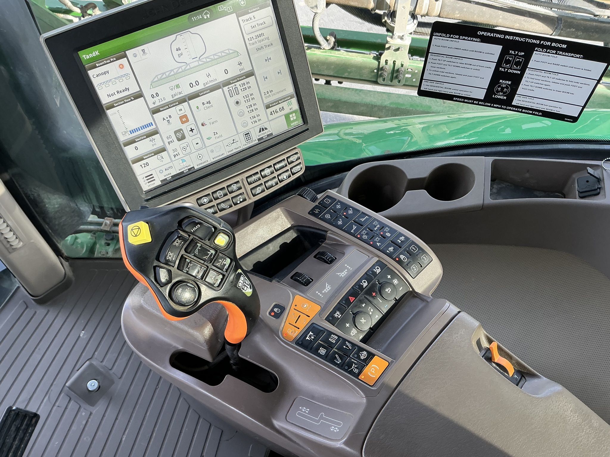 2020 John Deere R4044 Image 28