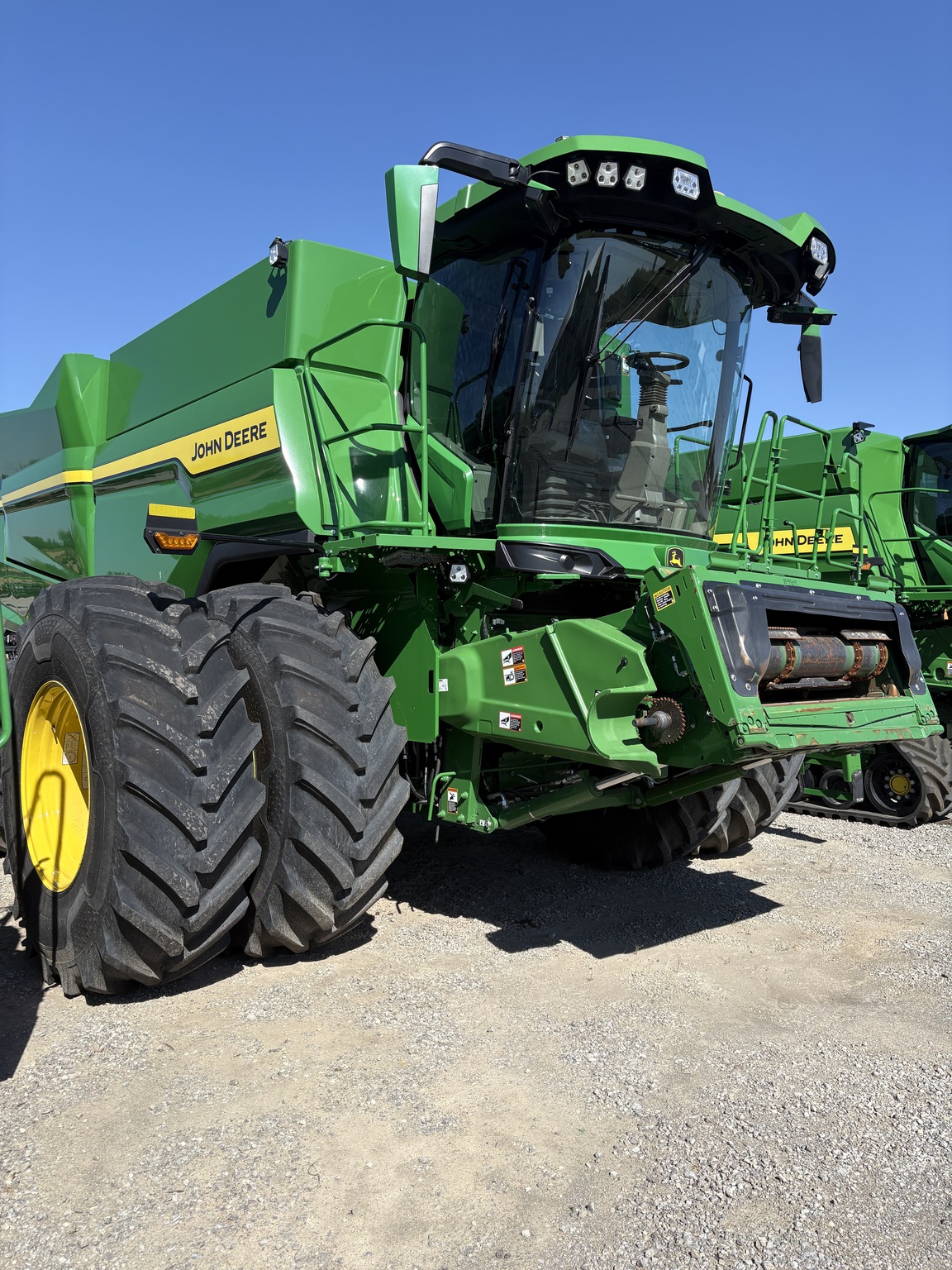 2025 John Deere S7 800 Image 2