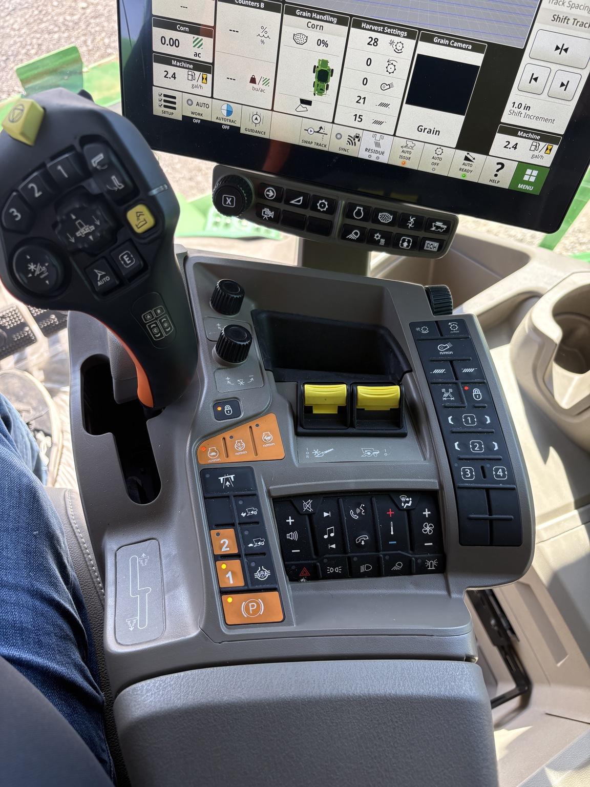 2025 John Deere S7 800 Image 11