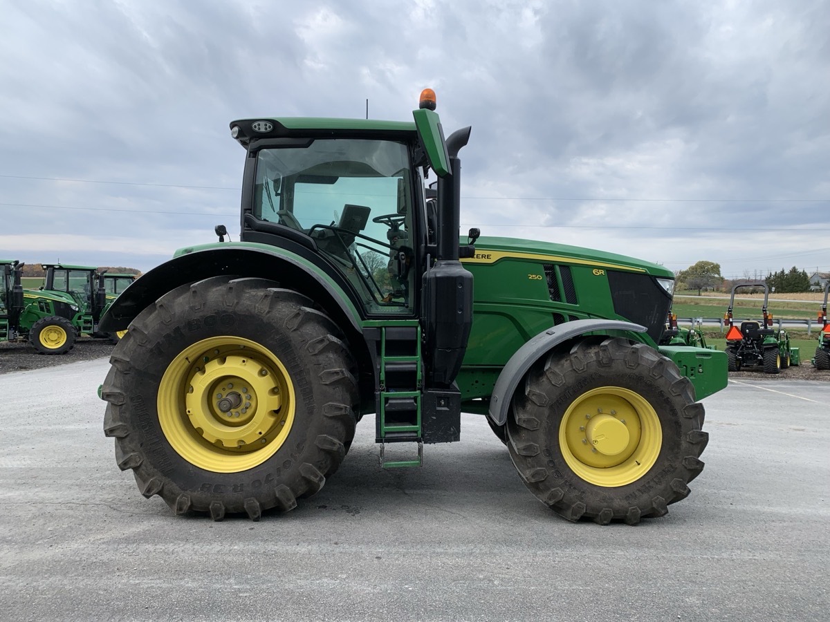 2022 John Deere 6R 250 Image 5