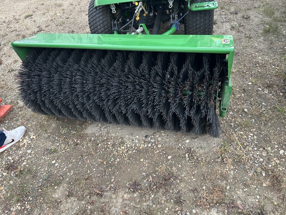 Used 2018 John Deere 1585 Commercial Front Mowers at Horizon Ag & Turf in Edmonton South, AB - Photo5