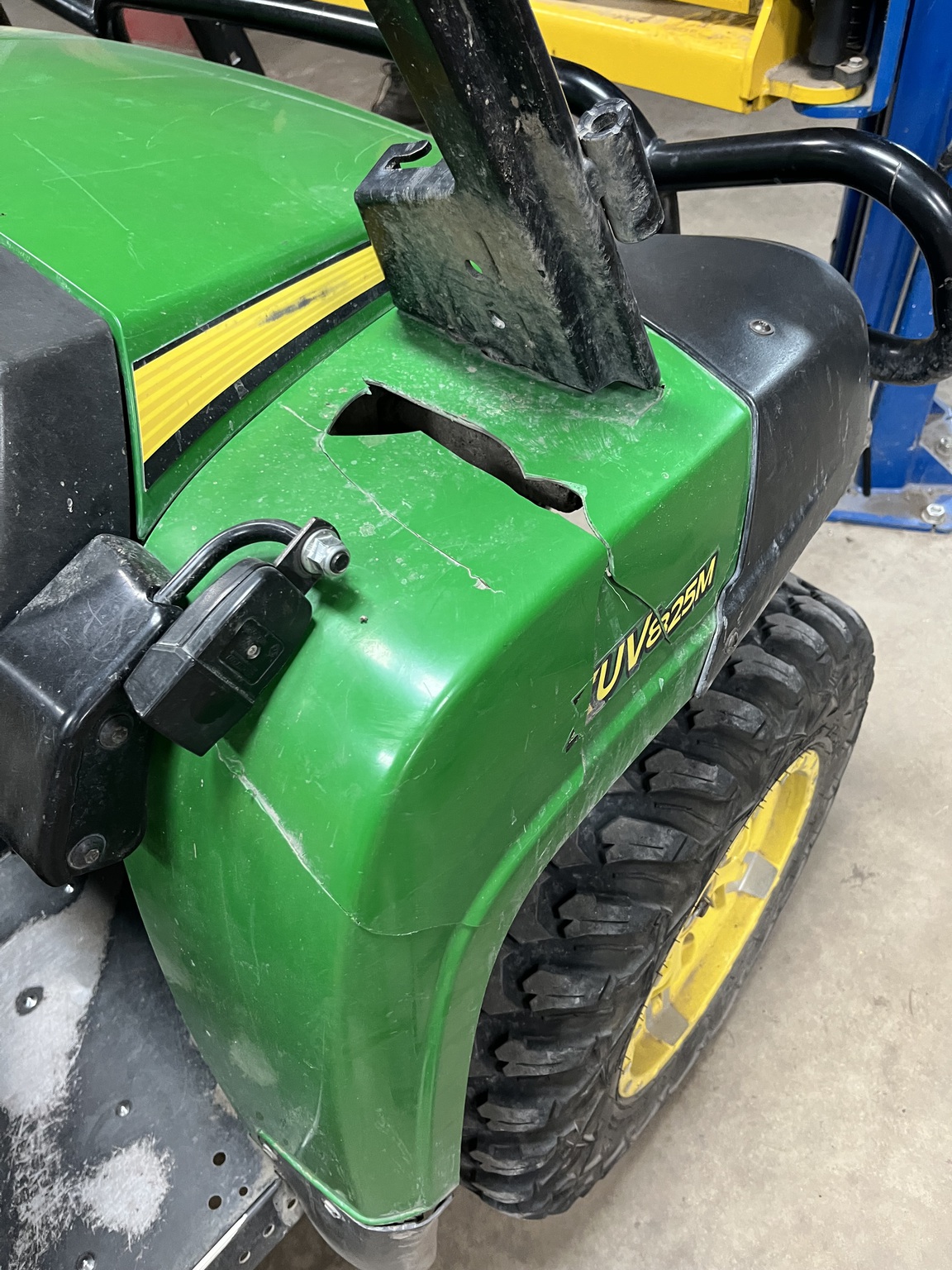 2018 John Deere XUV 825M Image 9
