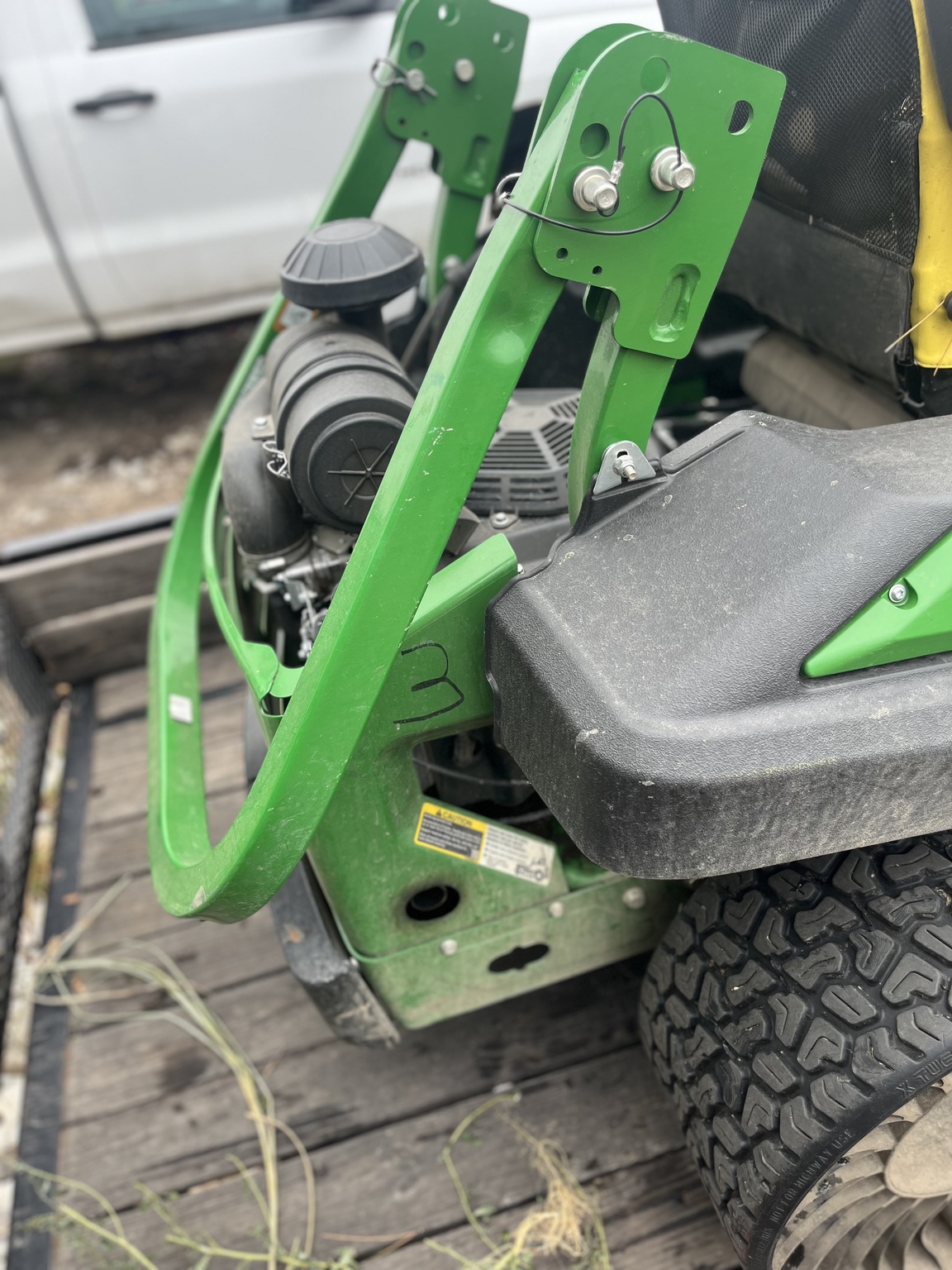 2024 John Deere Z930M Image 2