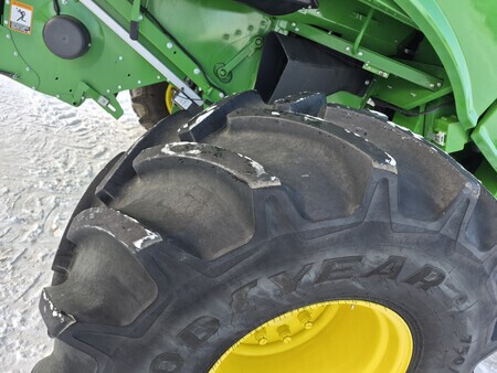 Used 2018 John Deere S780 Combines at Horizon Ag & Turf in St. Paul, AB - Photo20