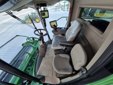 Used 2018 John Deere S780 Combines at Horizon Ag & Turf in St. Paul, AB - Photo16