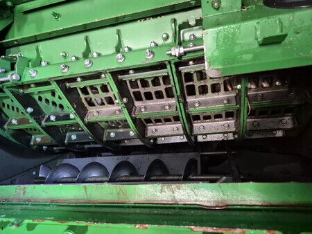 Used 2018 John Deere S780 Combines at Horizon Ag & Turf in St. Paul, AB - Photo30