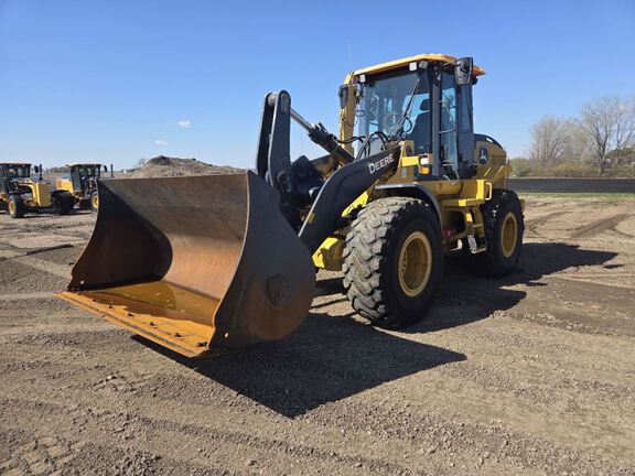Photo of a 2021 John Deere 544P