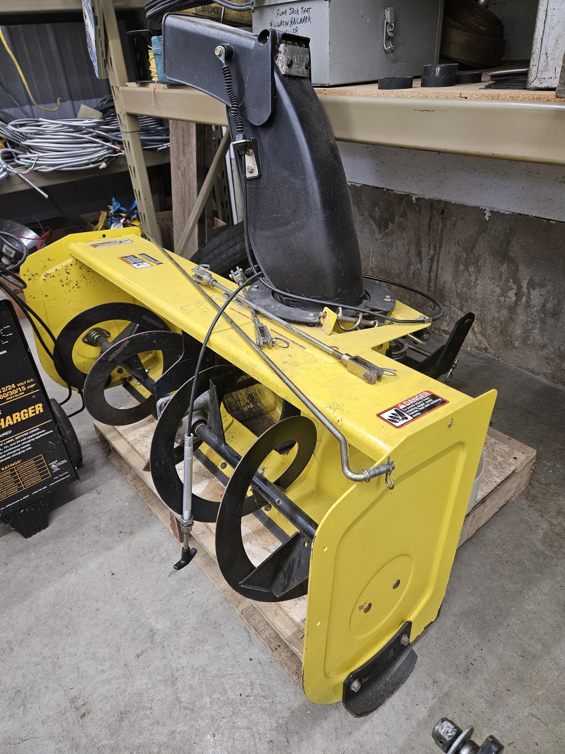 2011 John Deere 44 Image 2