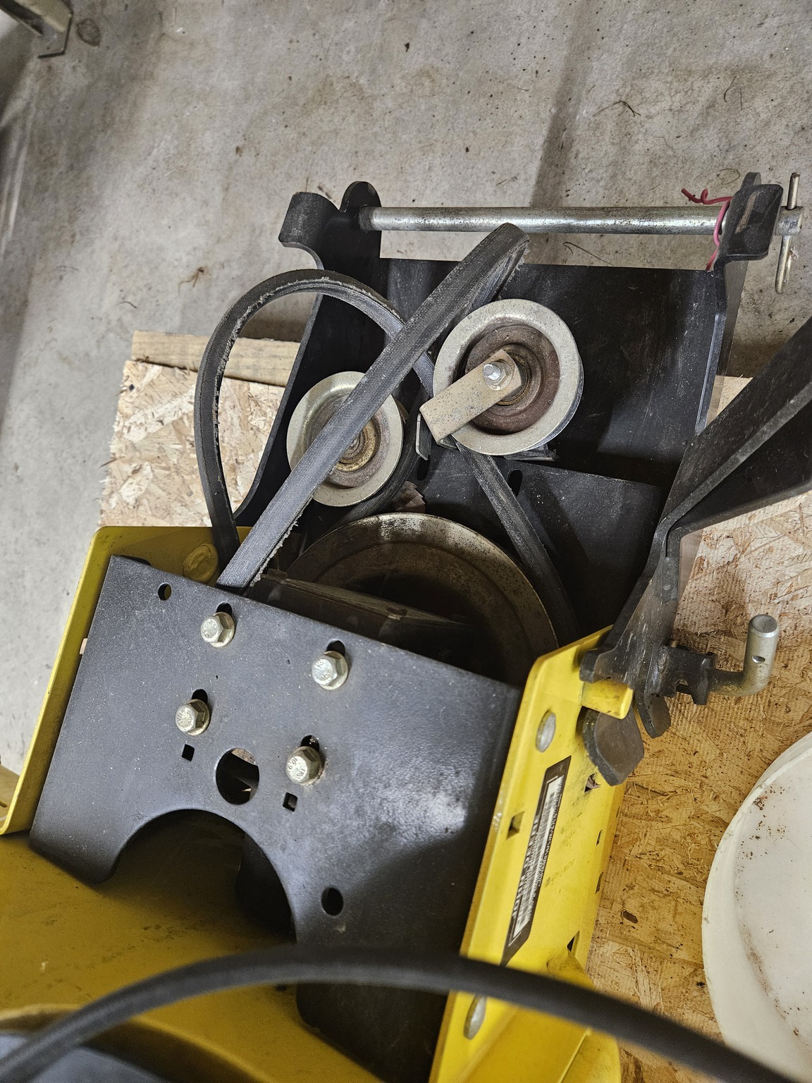 2011 John Deere 44 Image 4