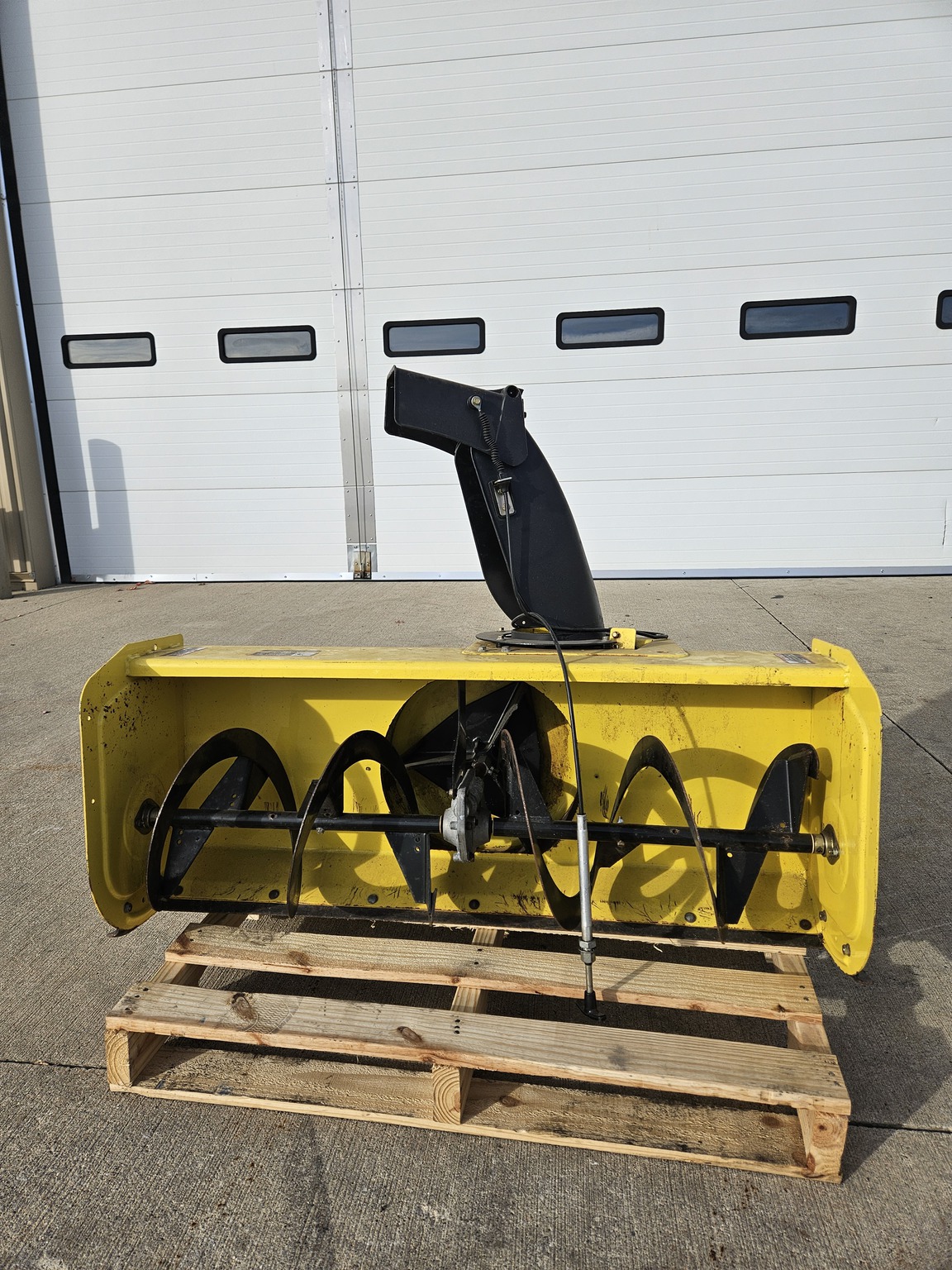 2011 John Deere 44 Image 2