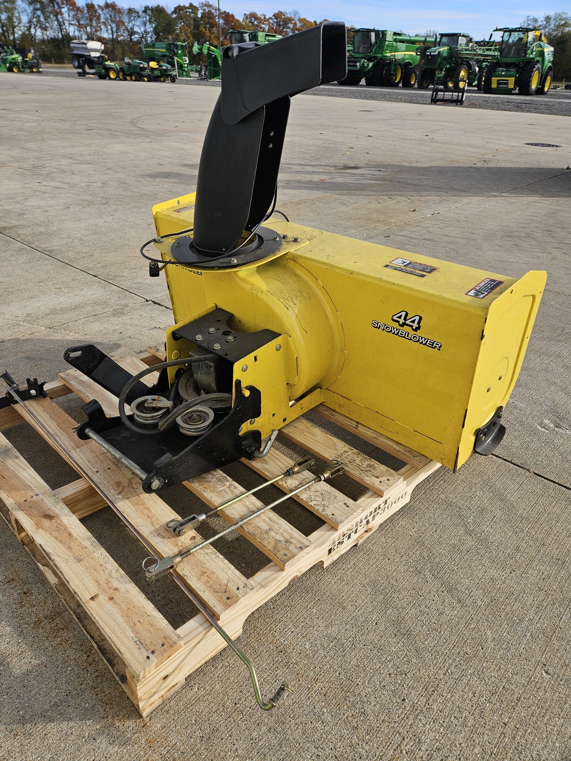 2011 John Deere 44 Image 4