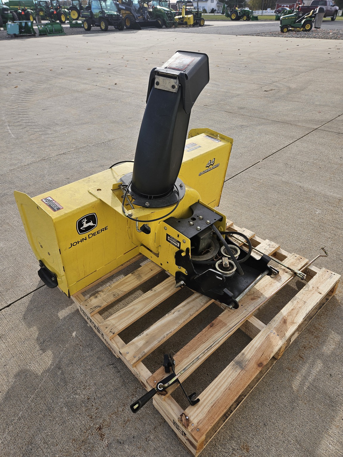 2011 John Deere 44 Image 5