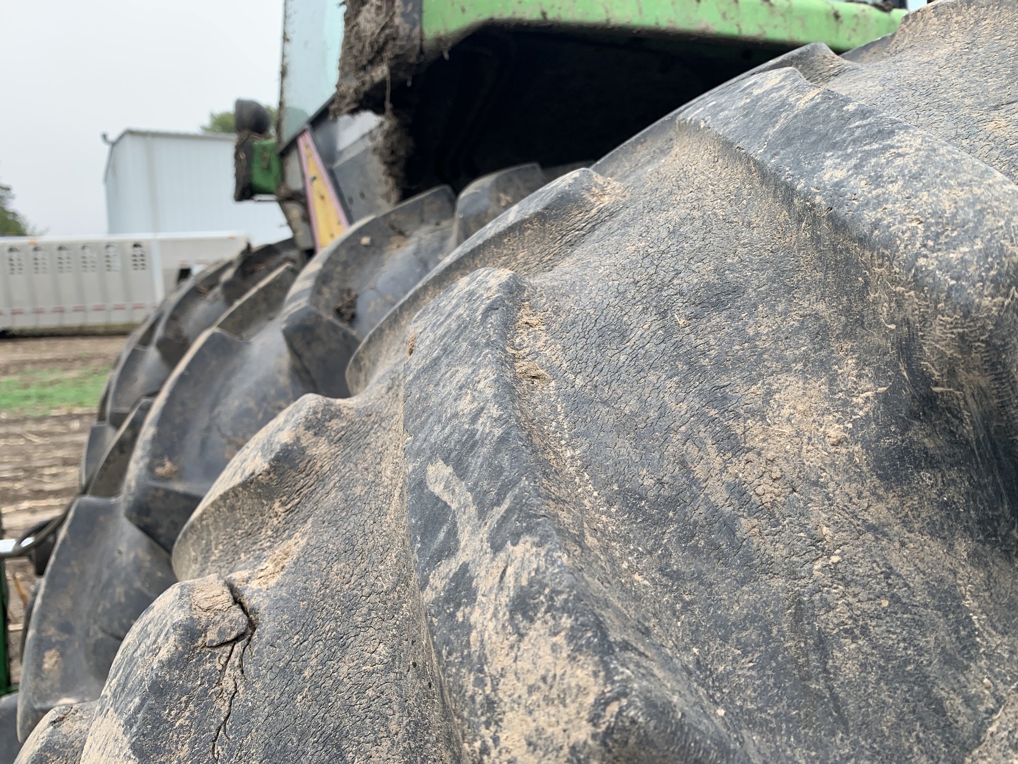 1990 John Deere 4755 Image 9