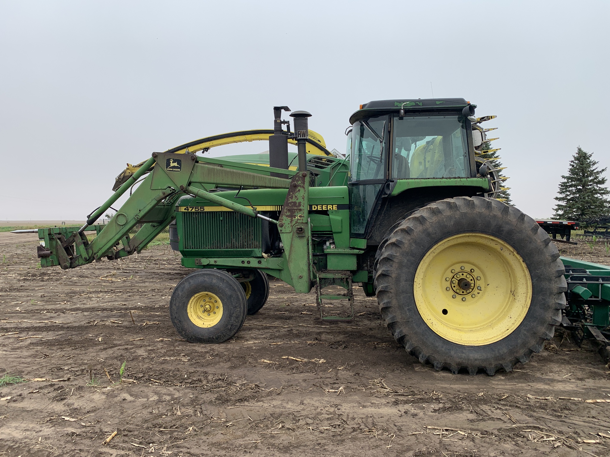1990 John Deere 4755 Image 12